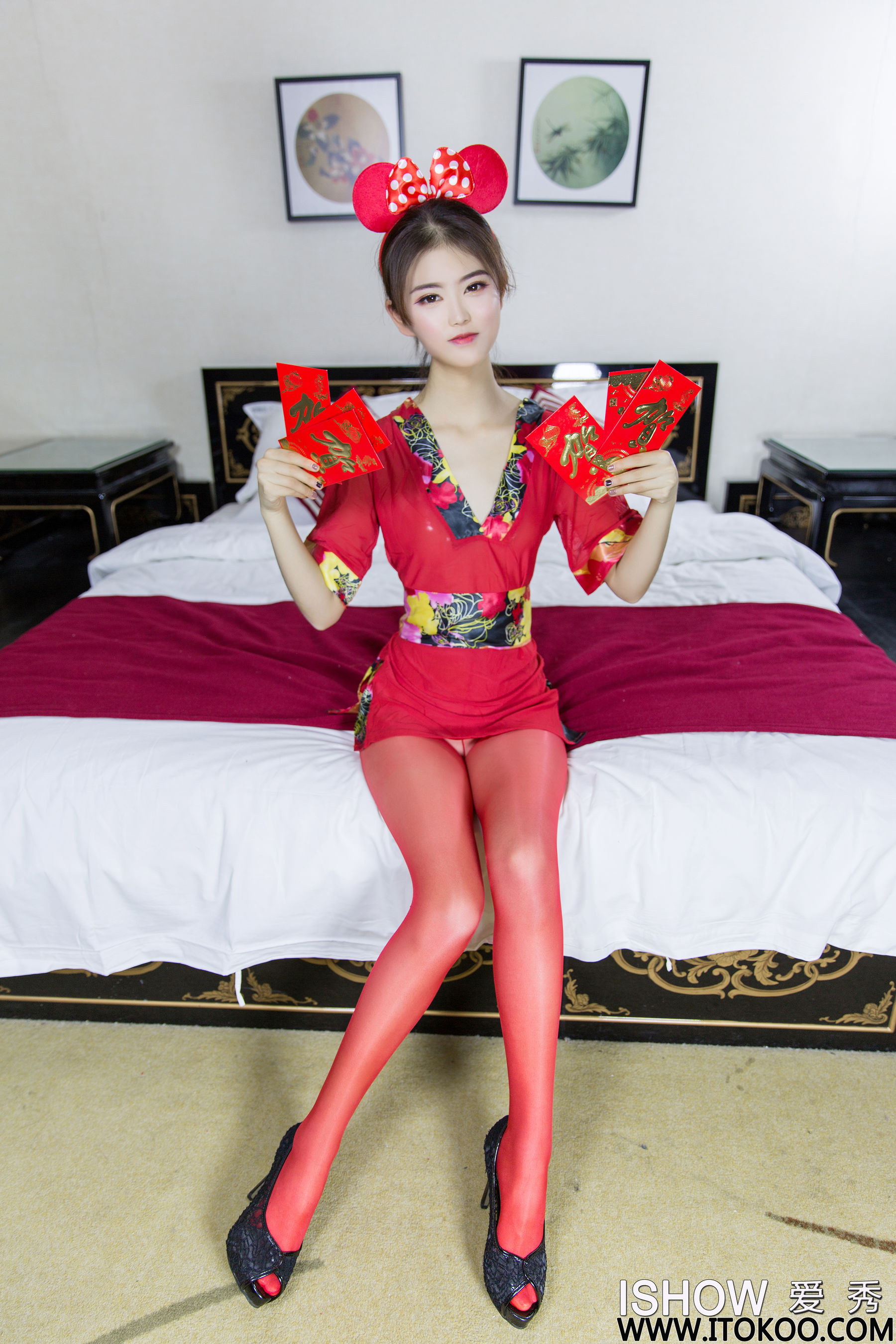 [爱秀ISHOW] No.213 杨伊伊Eva 鼠你最美