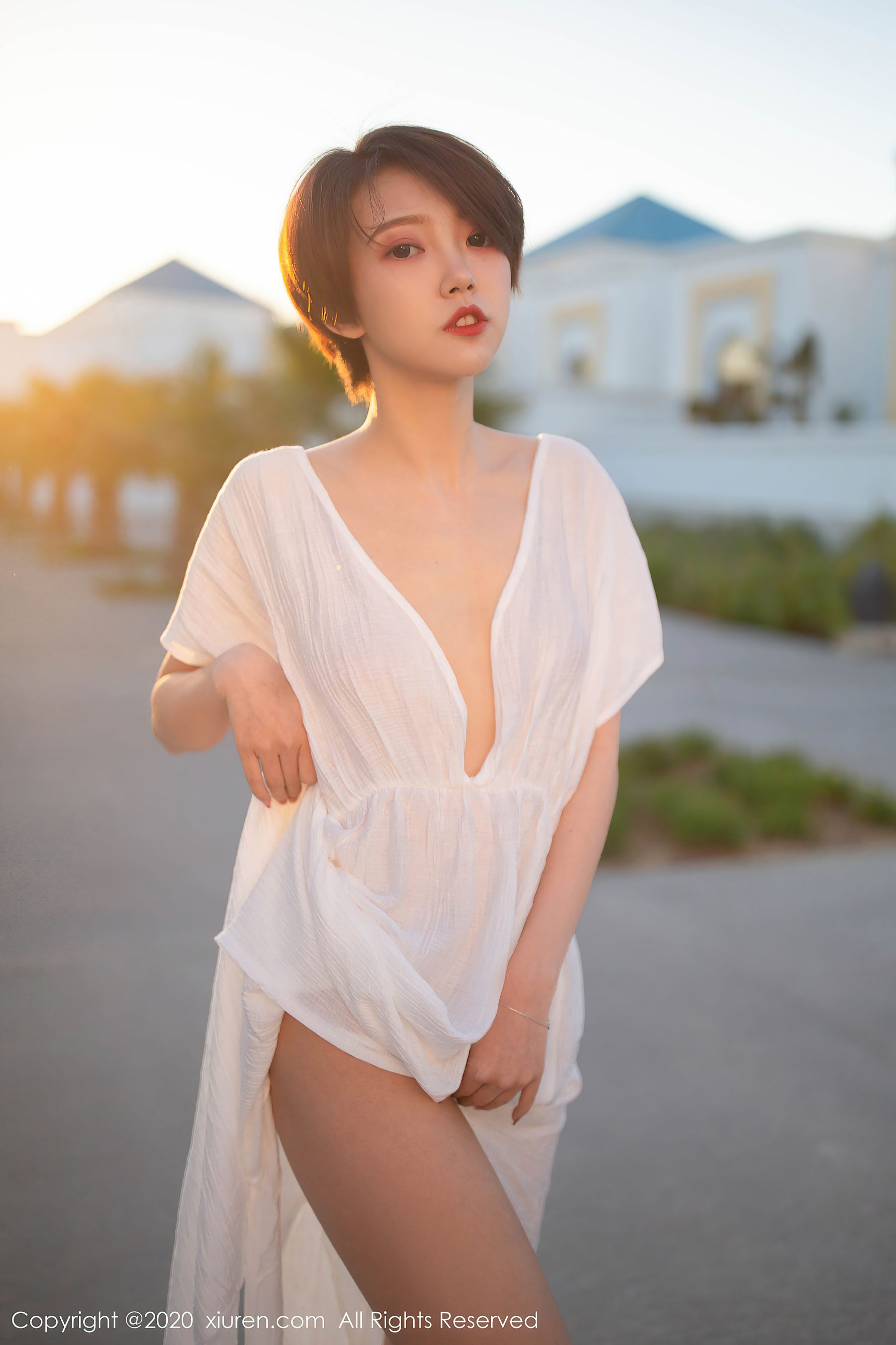 [秀人XiuRen] No.2405 冯木木LRIS