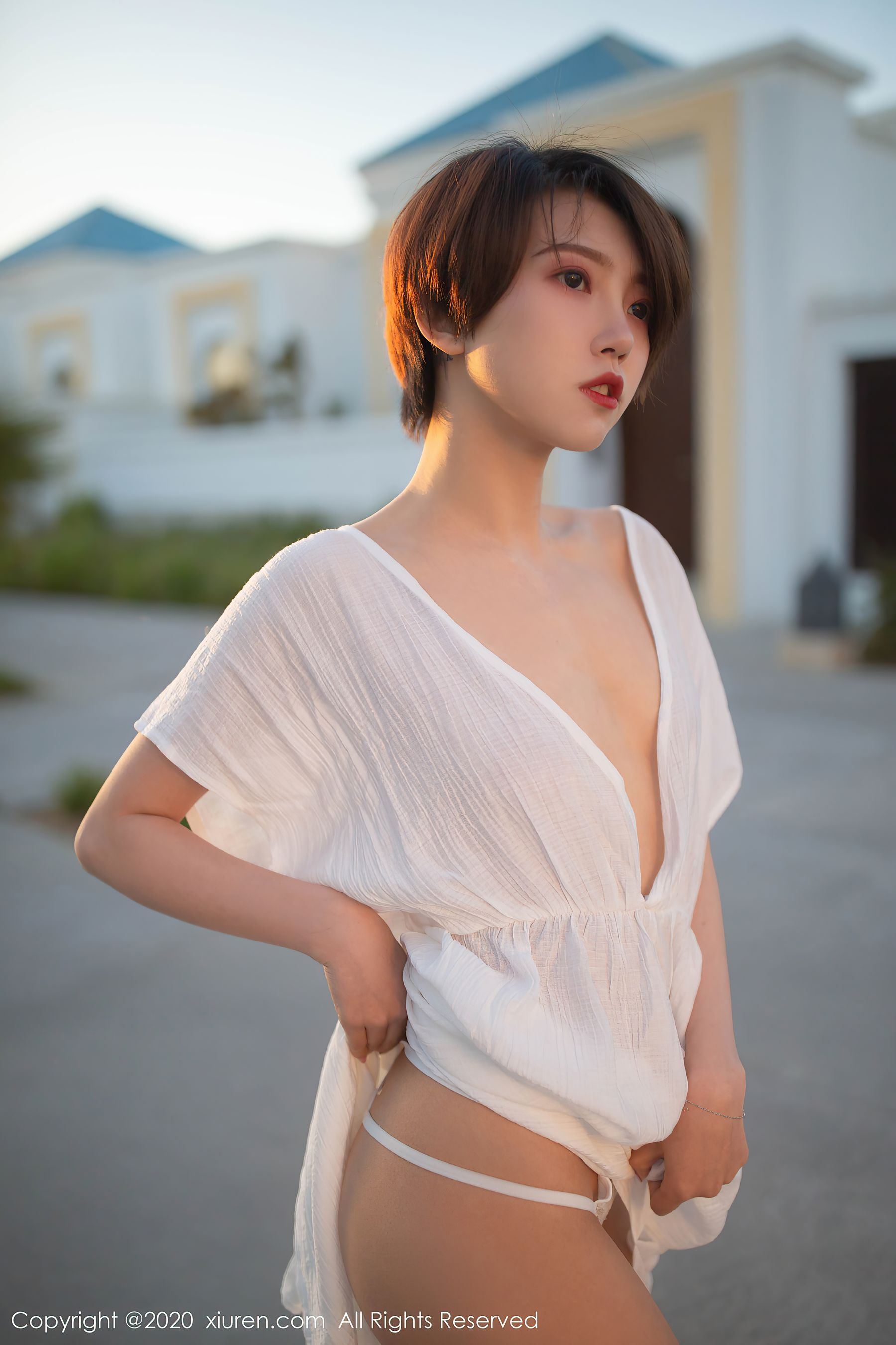 [秀人XiuRen] No.2405 冯木木LRIS
