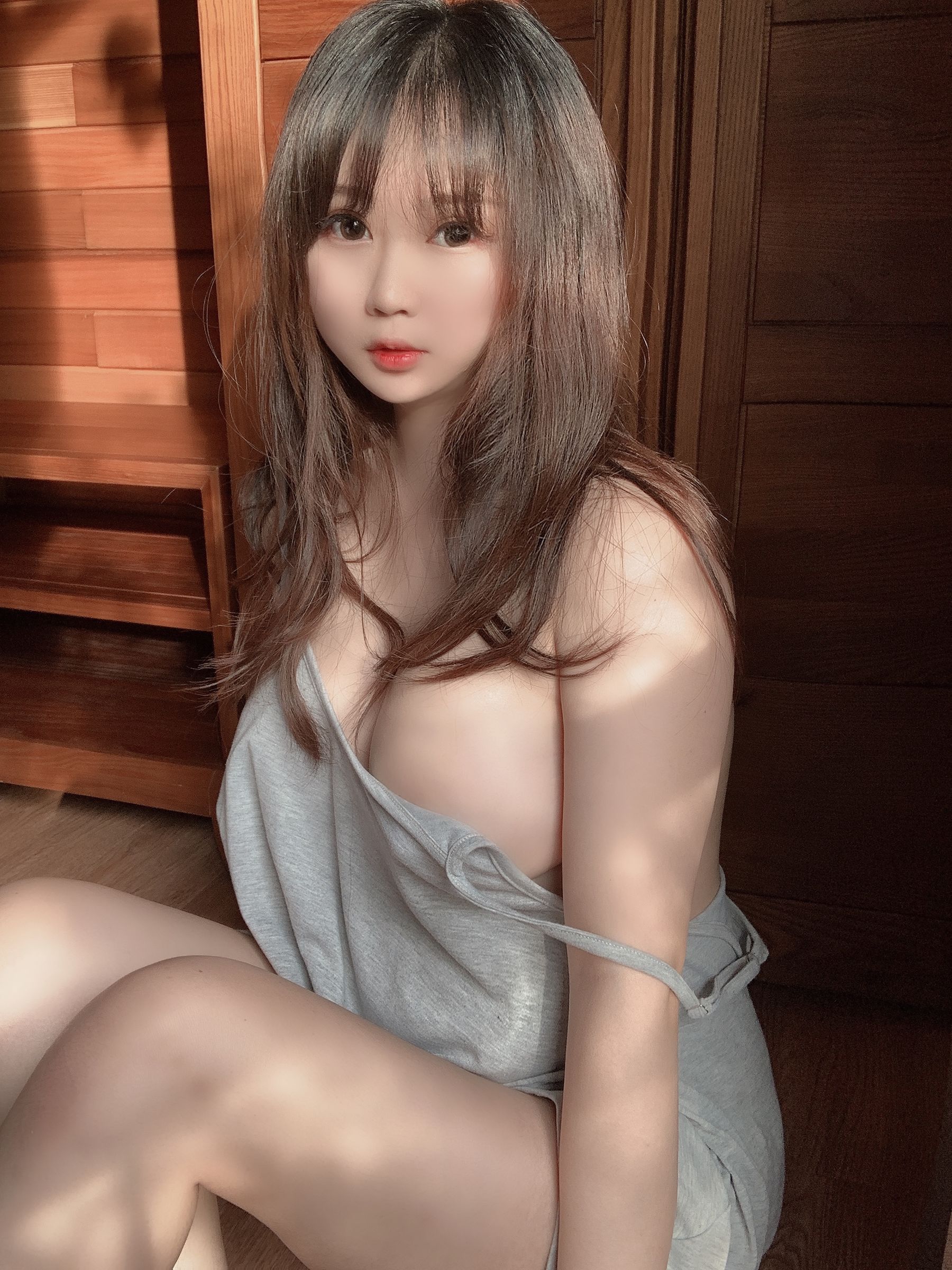[Cosplay写真] 蜜桃少女是依酱呀 - 光