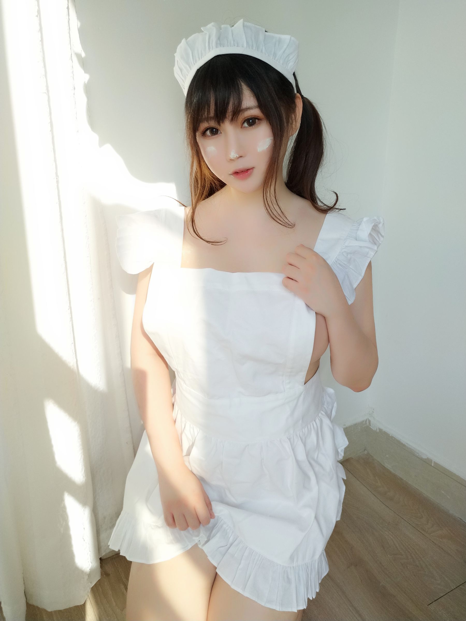 [Cosplay写真] 蜜桃少女是依酱呀 - 小厨娘