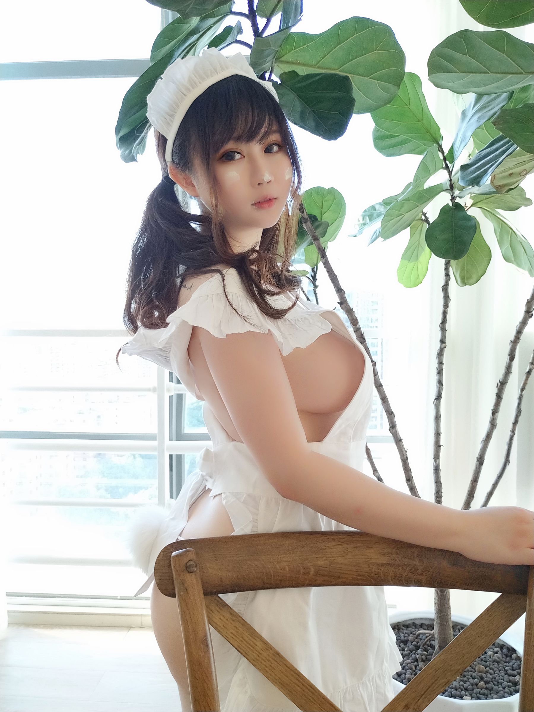 [Cosplay写真] 蜜桃少女是依酱呀 - 小厨娘