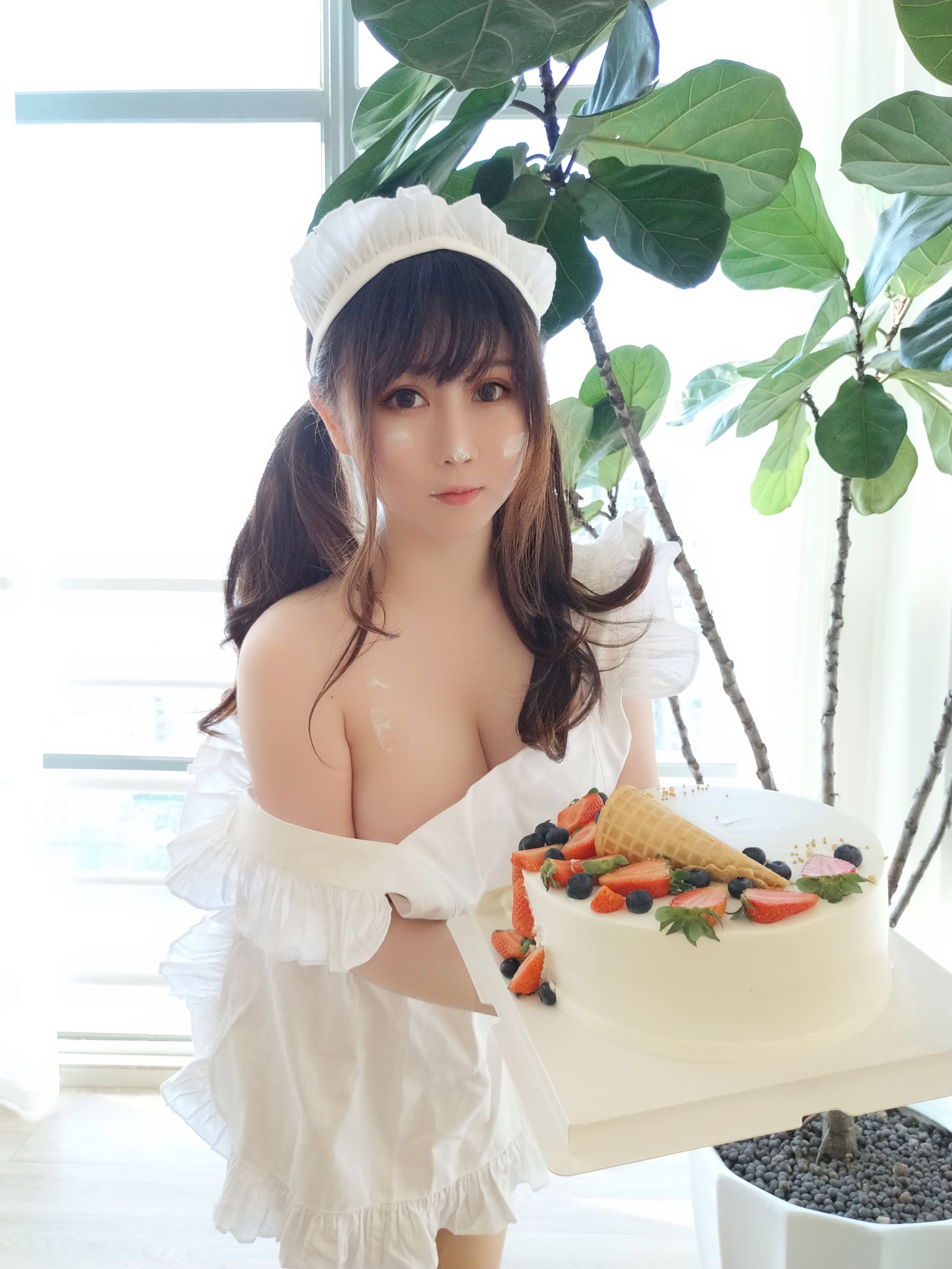 [Cosplay写真] 蜜桃少女是依酱呀 - 小厨娘