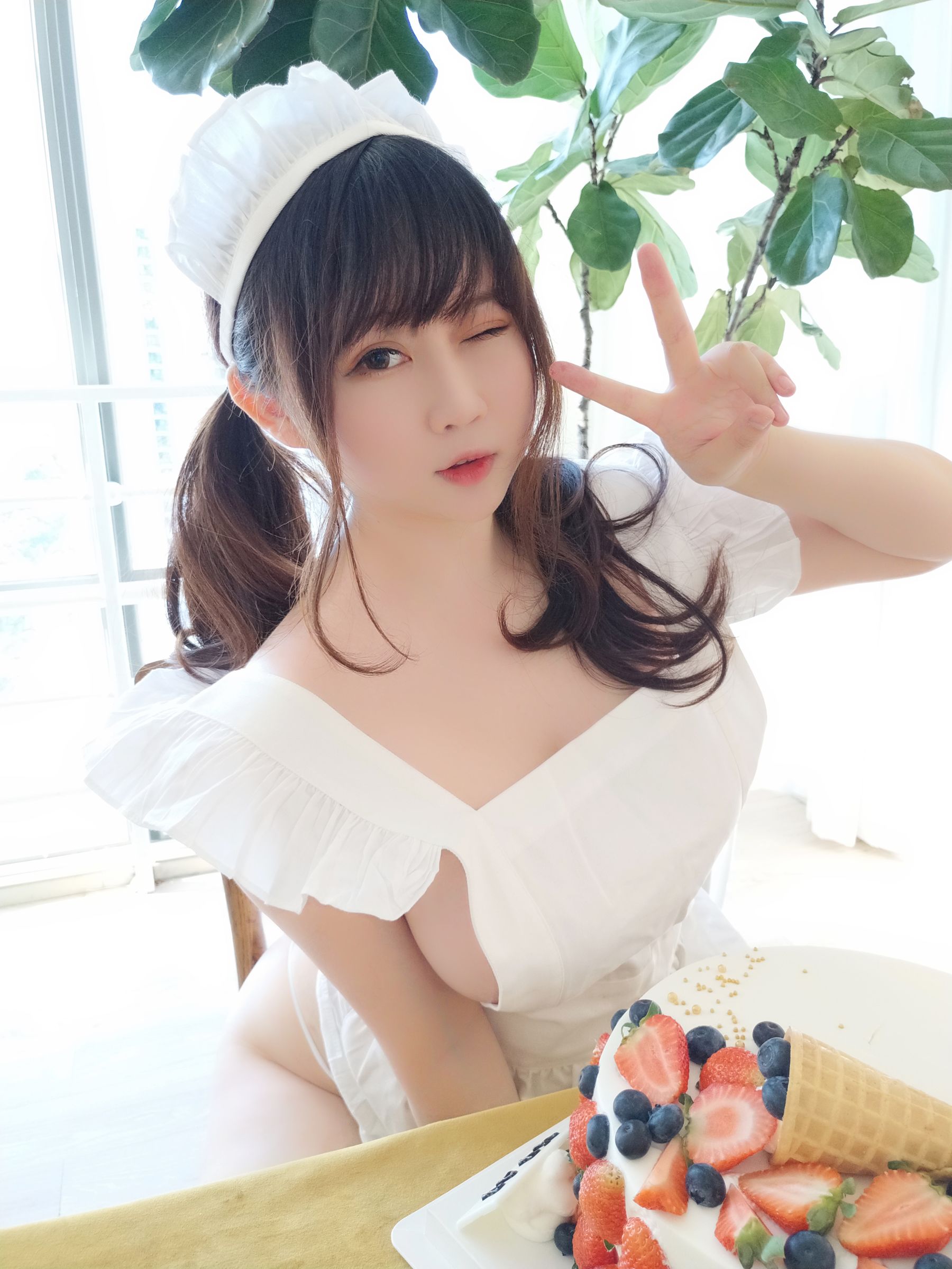 [Cosplay写真] 蜜桃少女是依酱呀 - 小厨娘