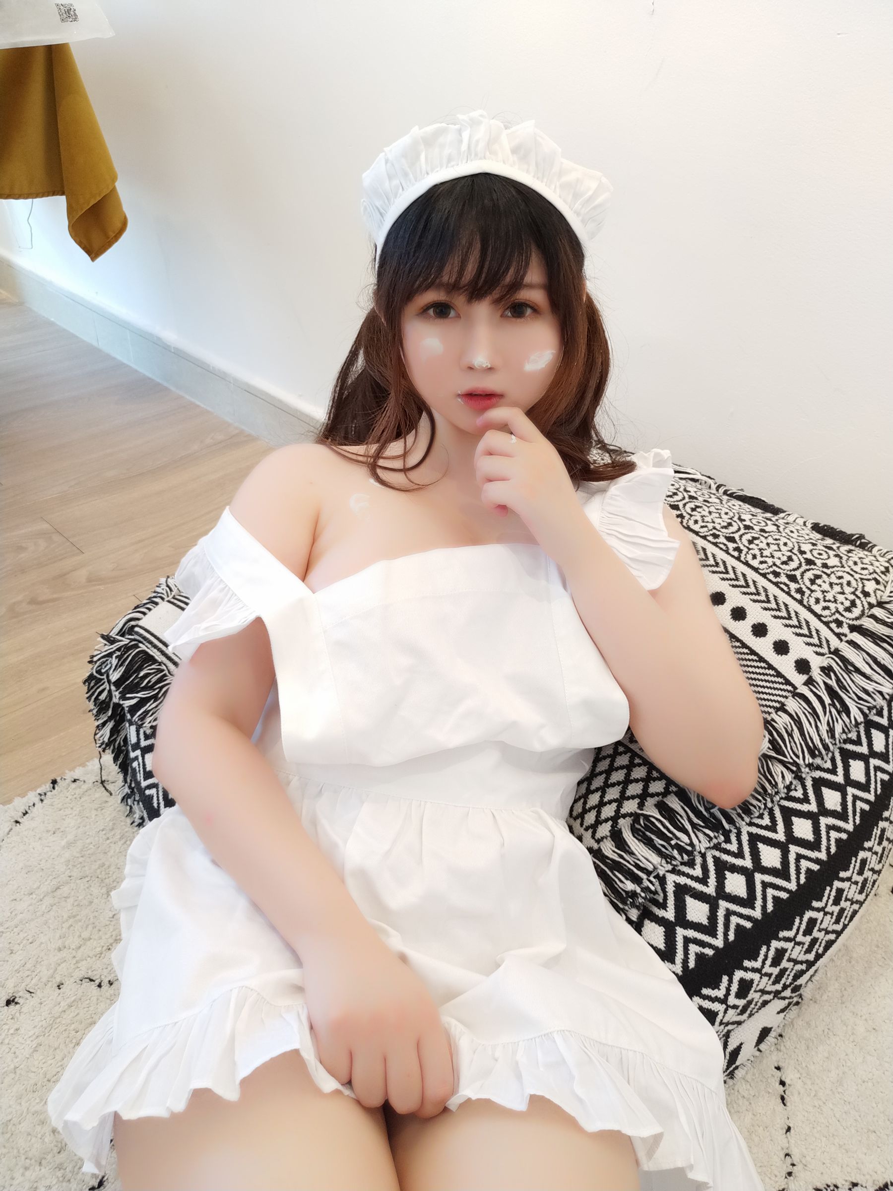 [Cosplay写真] 蜜桃少女是依酱呀 - 小厨娘