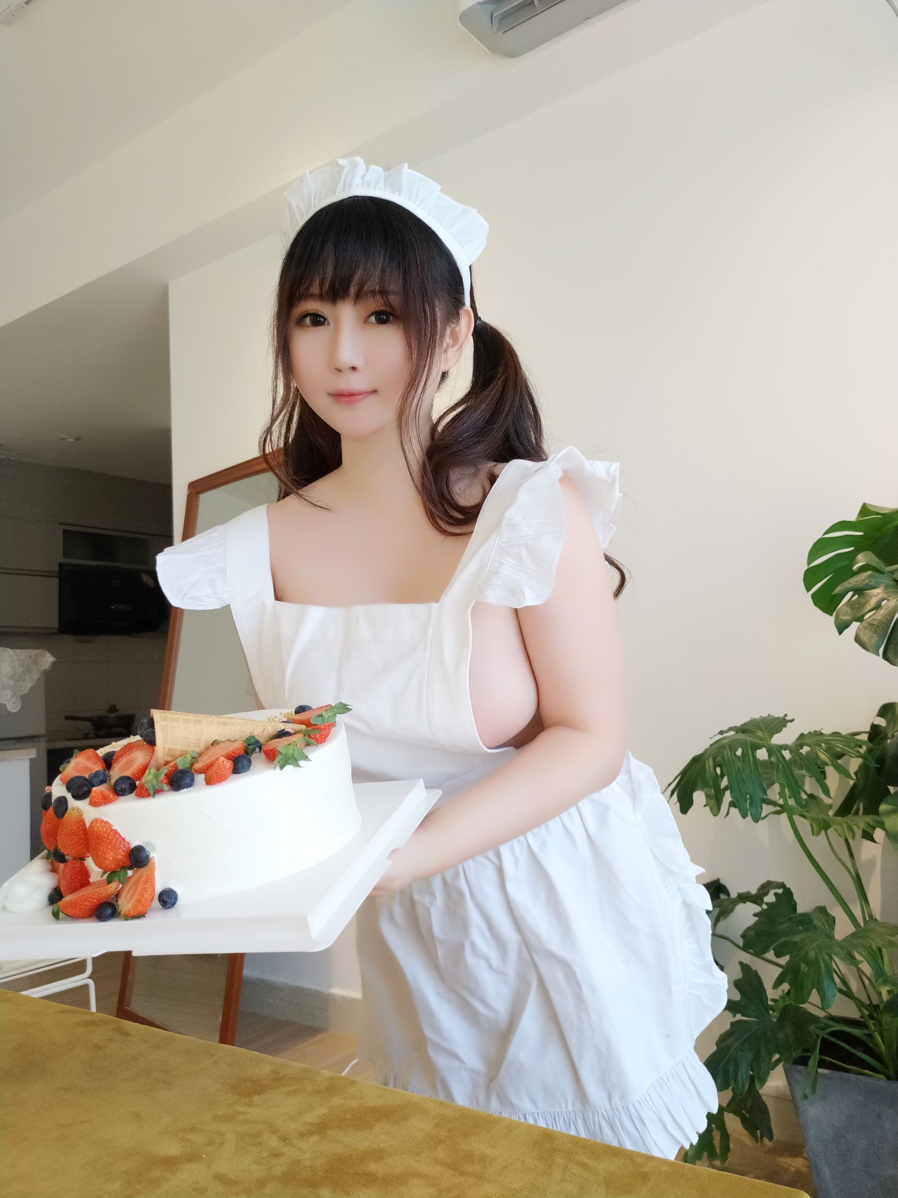 [Cosplay写真] 蜜桃少女是依酱呀 - 小厨娘