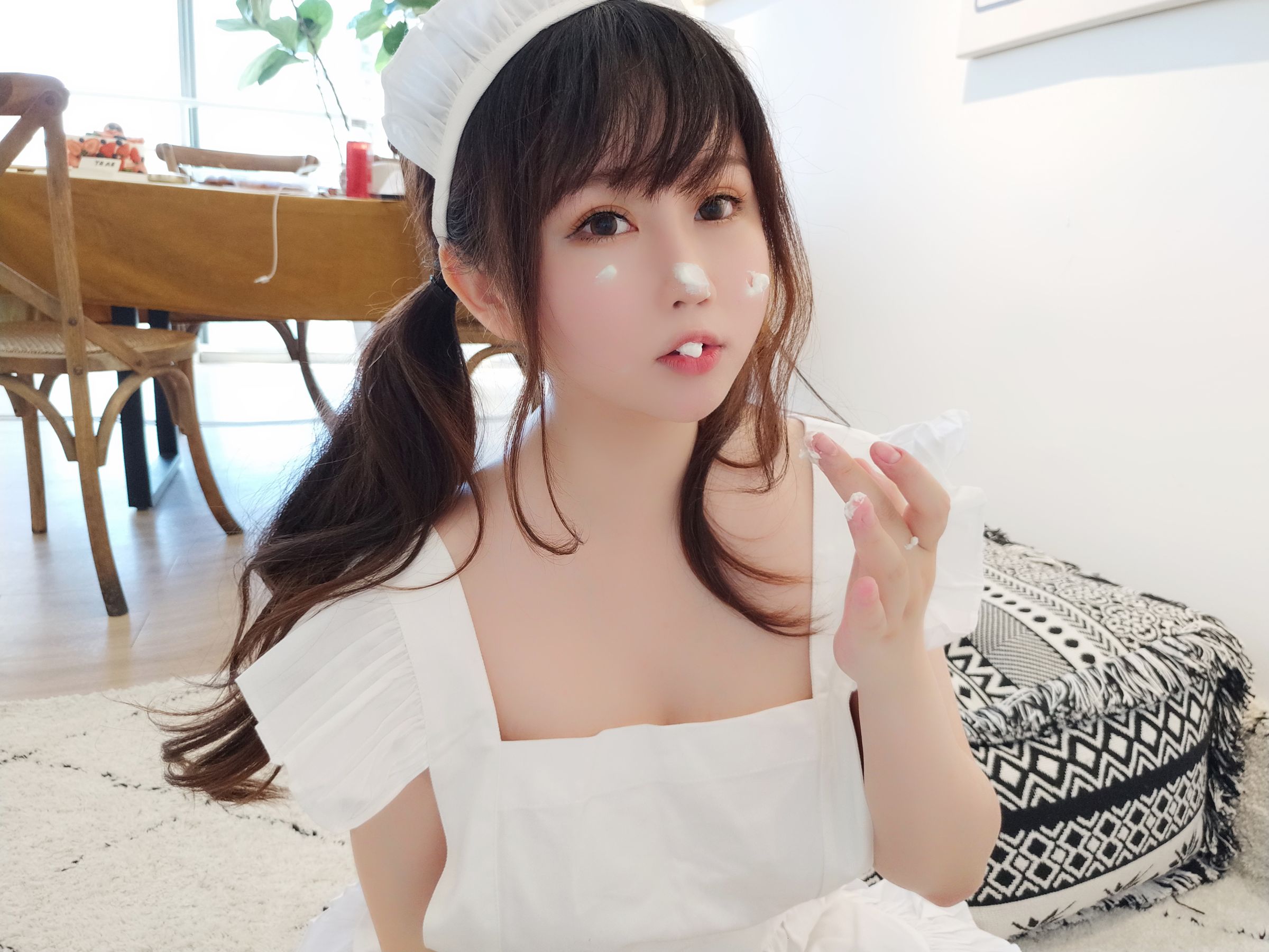 [Cosplay写真] 蜜桃少女是依酱呀 - 小厨娘