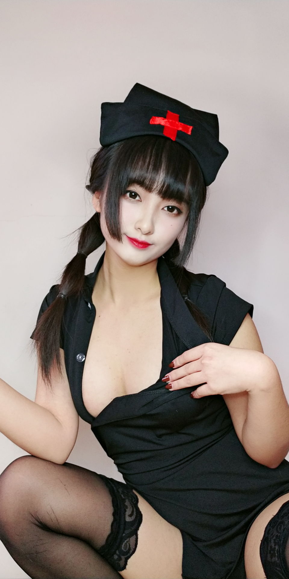 [Cosplay写真] 动漫博主洛璃LoLiSAMA - 情人节小护士