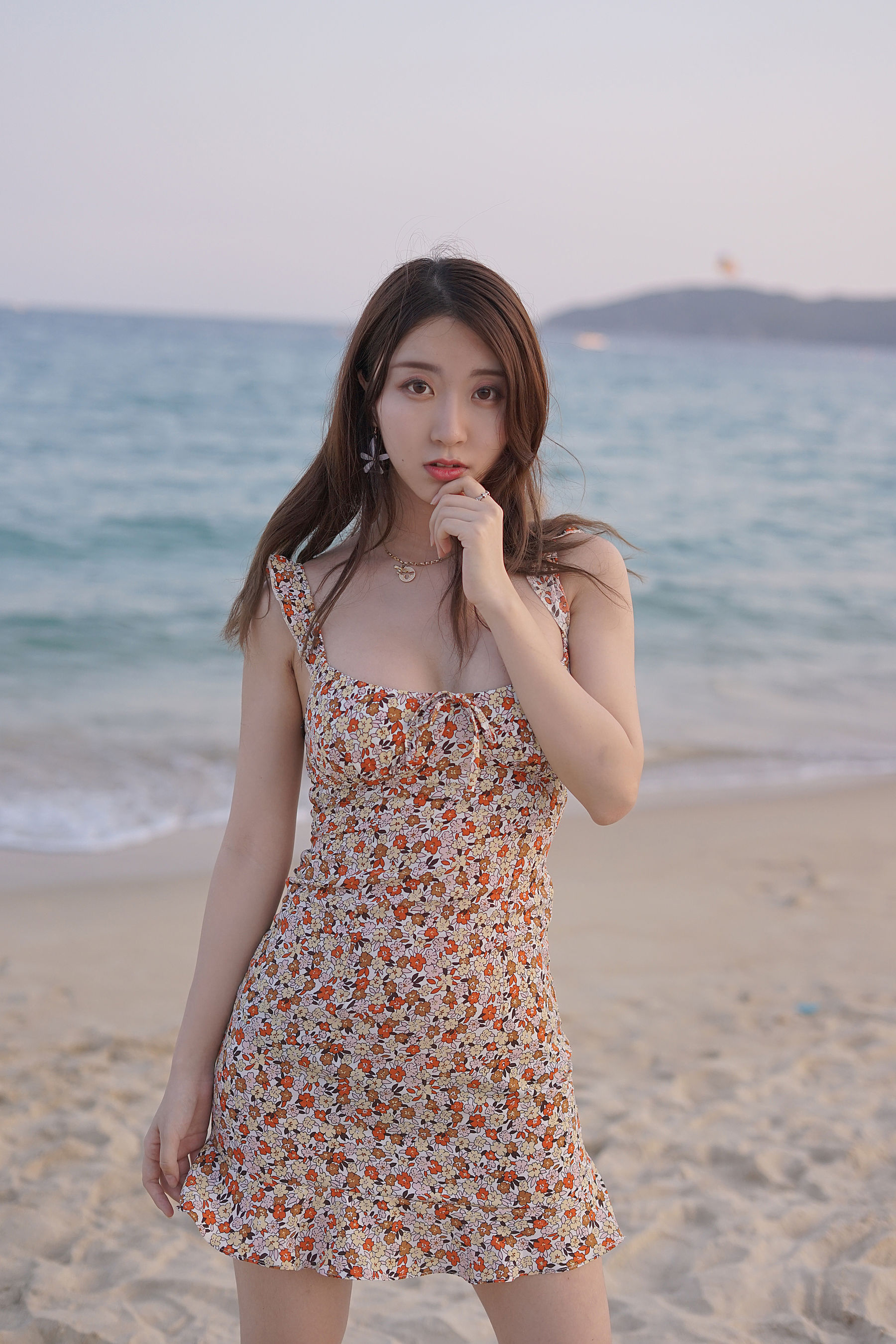 [Cosplay写真] 人气Coser黑川 - 海岛之旅 碎花连衣裙