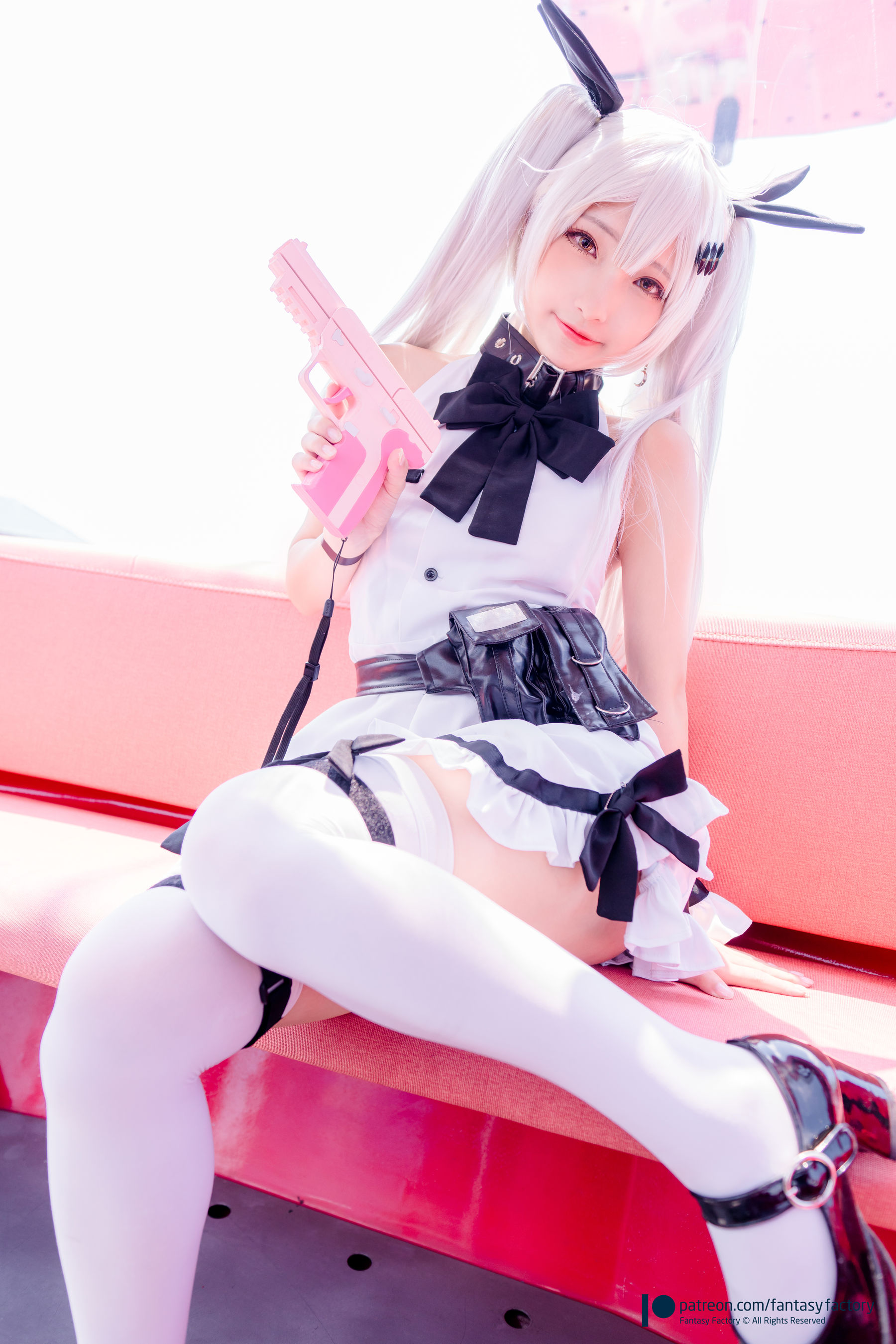 [Cosplay写真] 小丁 《Fantasy Factory》 - 2019.11 黑白 薄纱 网袜