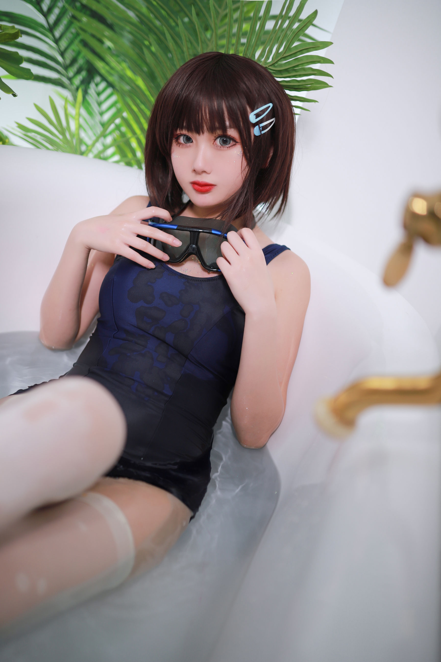 [Cosplay写真] 动漫博主您的蛋蛋 - 夏日泳装 浴缸