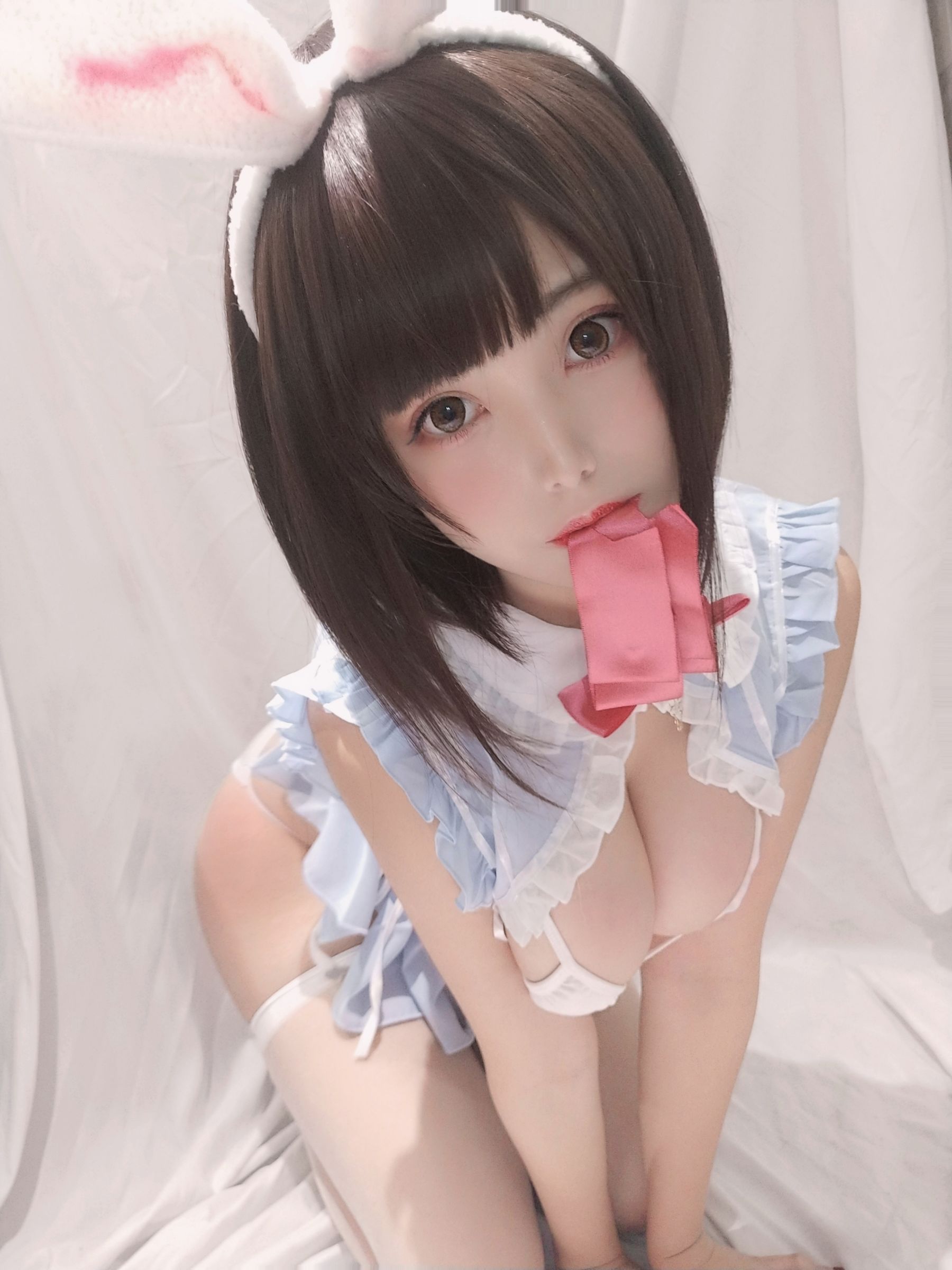 [Cosplay写真] 萌系小姐姐蜜汁猫裘 - 小白兔自拍