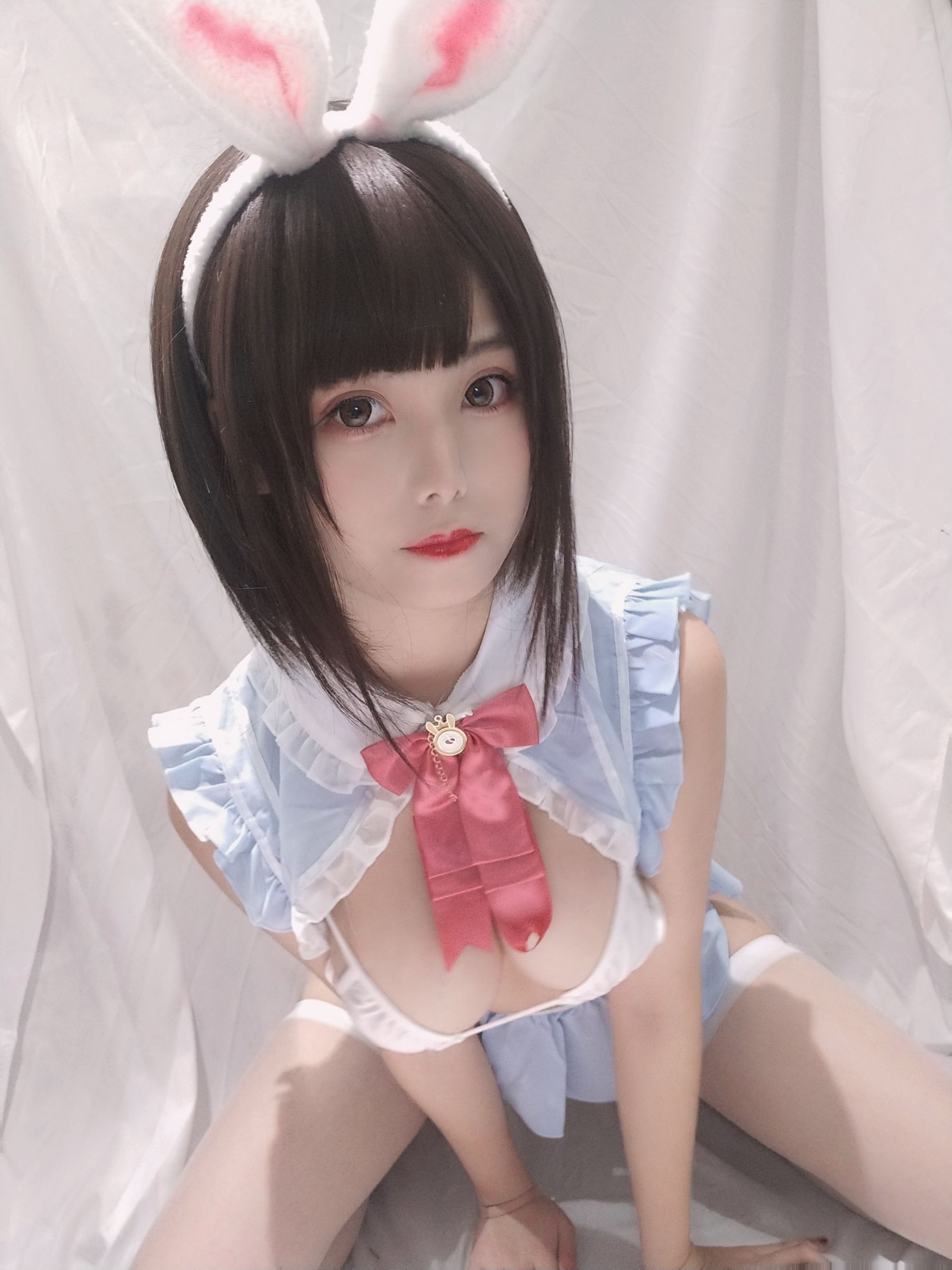 [Cosplay写真] 萌系小姐姐蜜汁猫裘 - 小白兔自拍