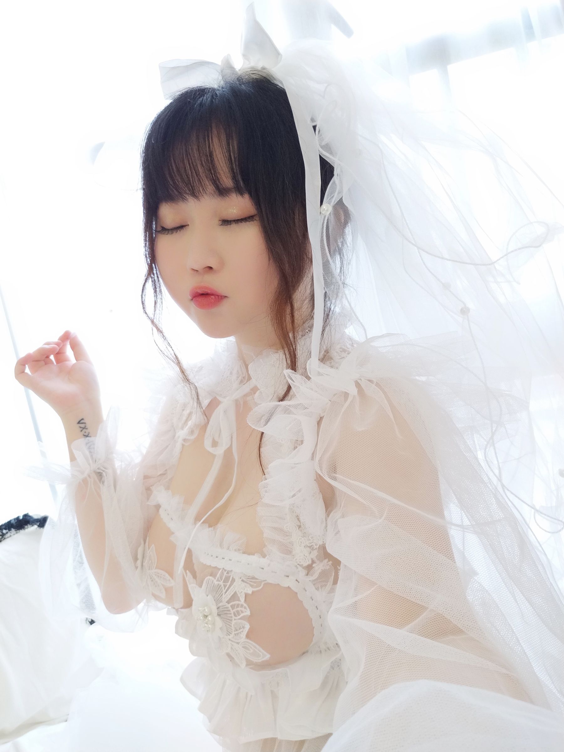 [Cosplay写真] 蜜桃少女是依酱呀 - 花嫁