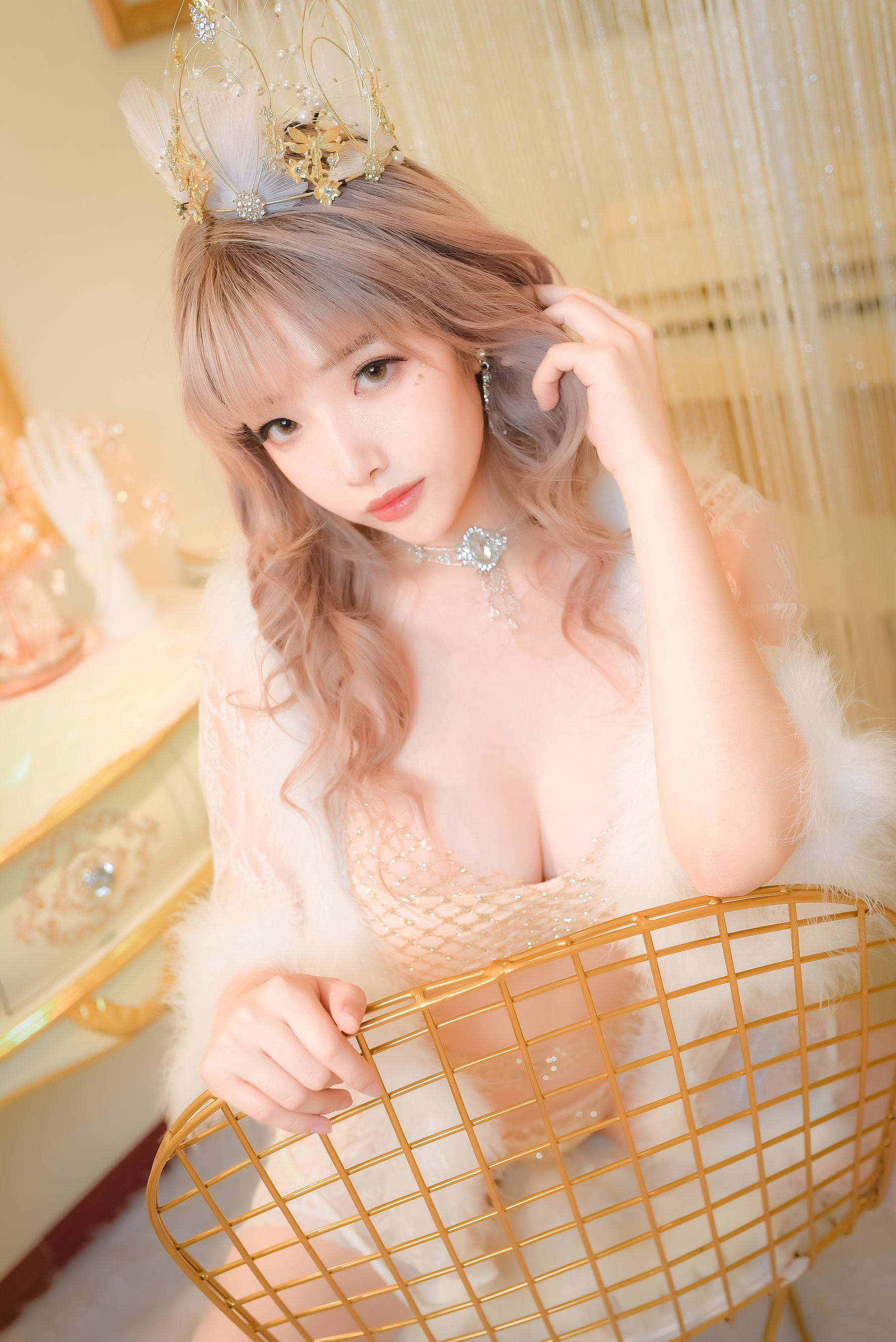 [Cosplay写真] 动漫博主雯妹 - 金闪闪