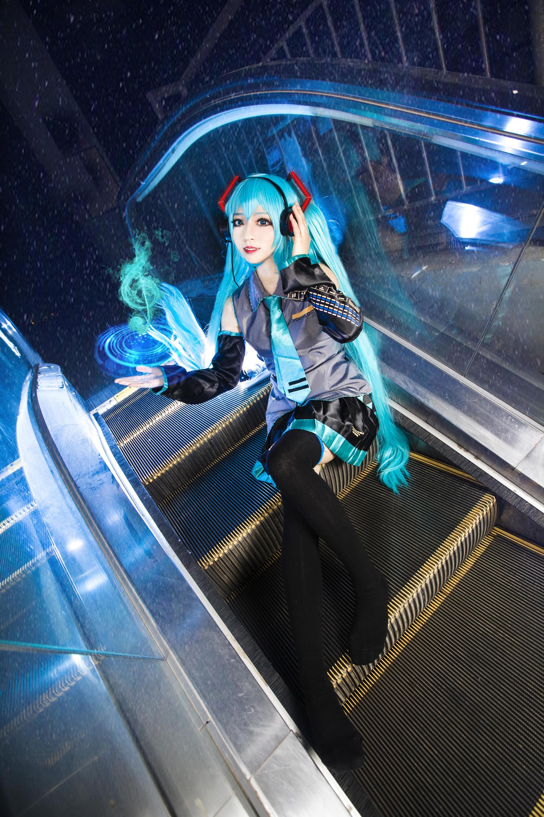 [Cosplay写真] 萌妹白易子教主 - VOCALOID