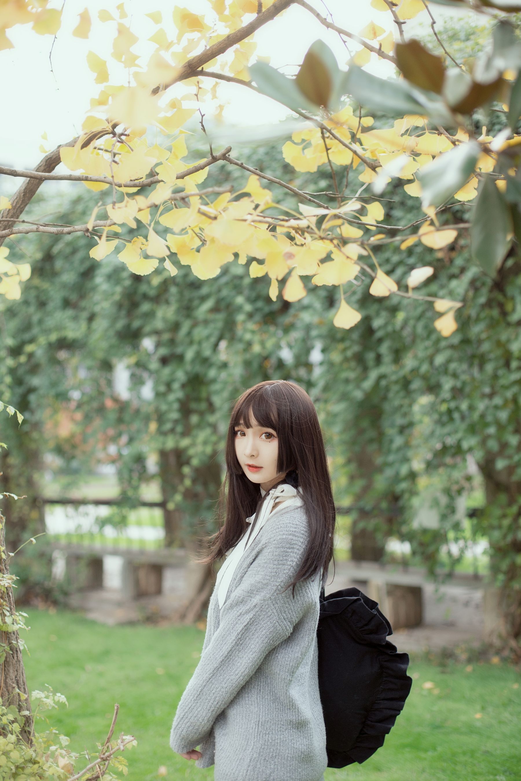[Cosplay写真] 二次元美女古川kagura - 银杏树下