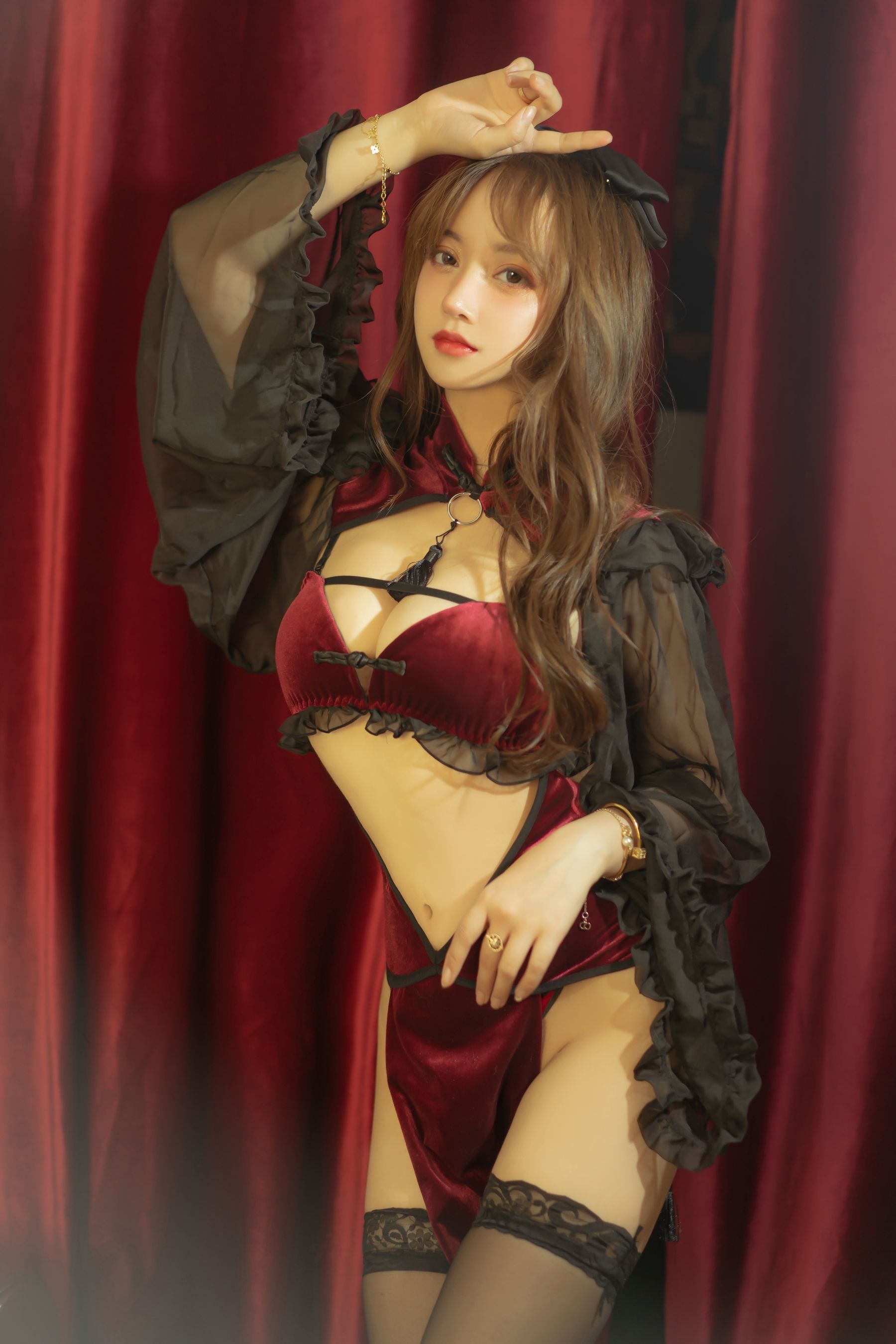[Cosplay写真] 斗鱼米线线sama - 红丝绒旗袍
