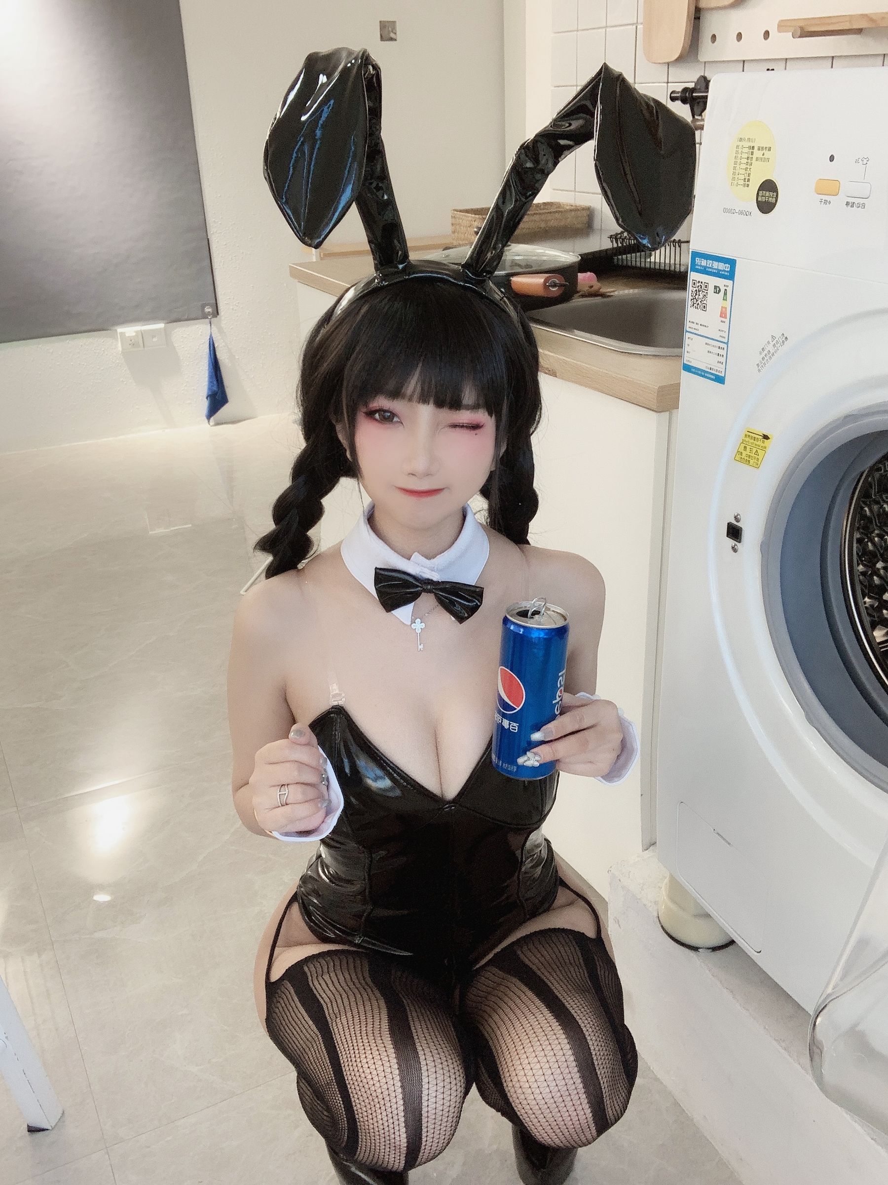 [Cosplay写真] 白嫩美少女鬼畜瑶 - 黑色兔女郎