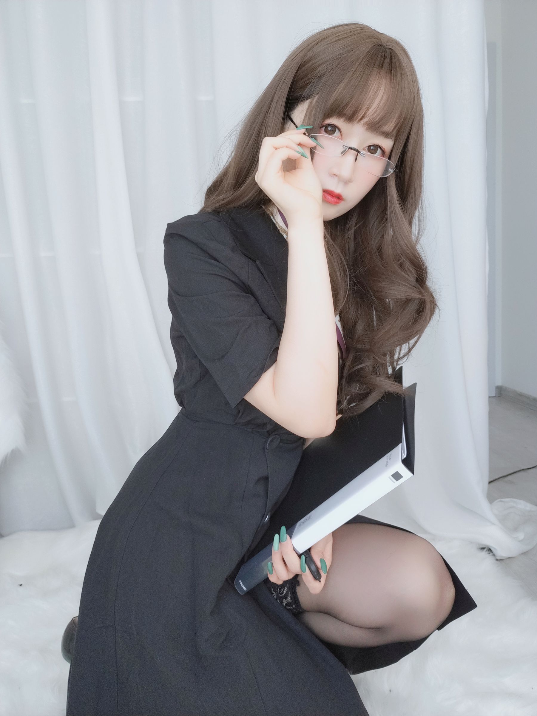 [Cosplay写真] Coser小姐姐白银 - OL下的内衣