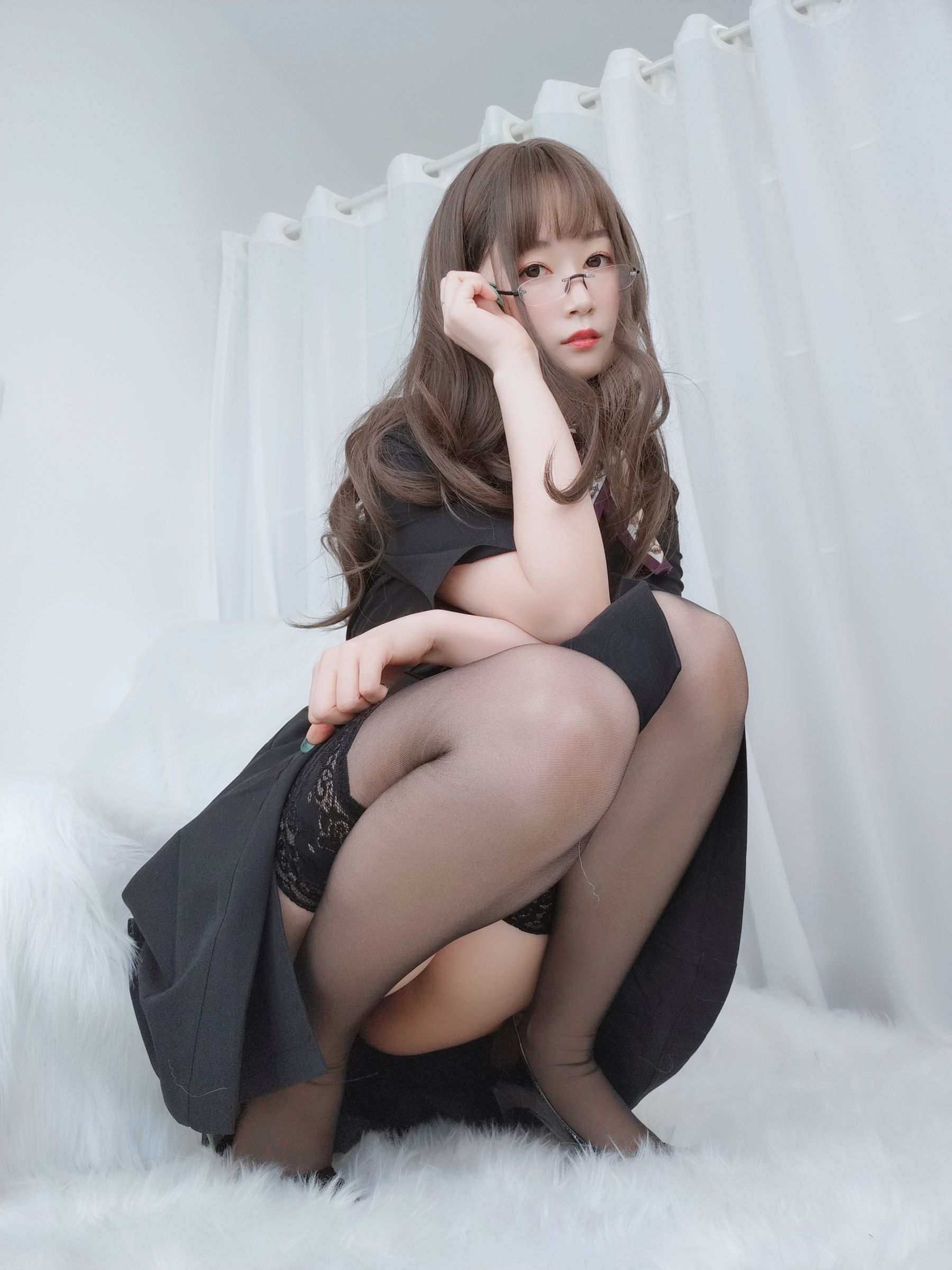 [Cosplay写真] Coser小姐姐白银 - OL下的内衣