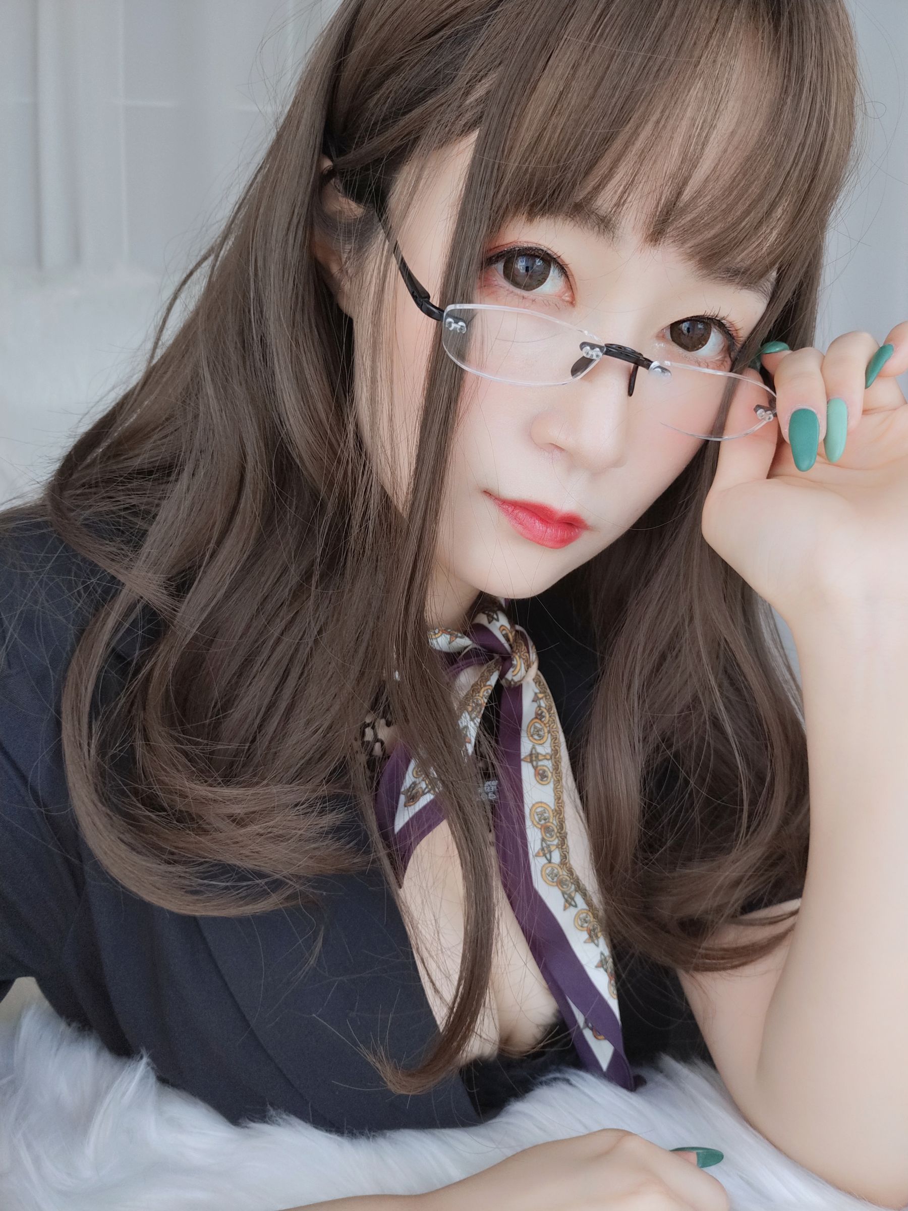 [Cosplay写真] Coser小姐姐白银 - OL下的内衣