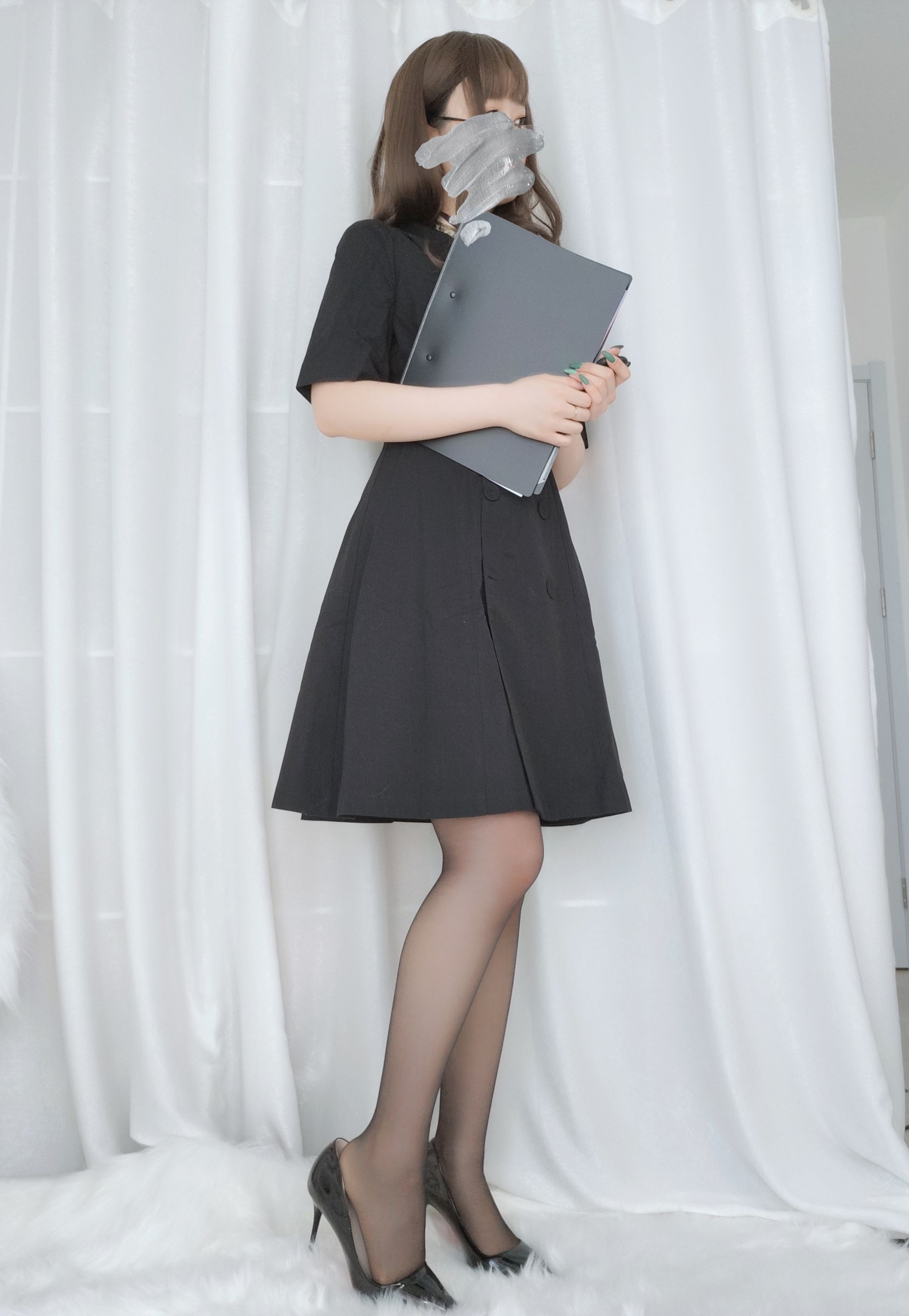 [Cosplay写真] Coser小姐姐白银 - OL下的内衣