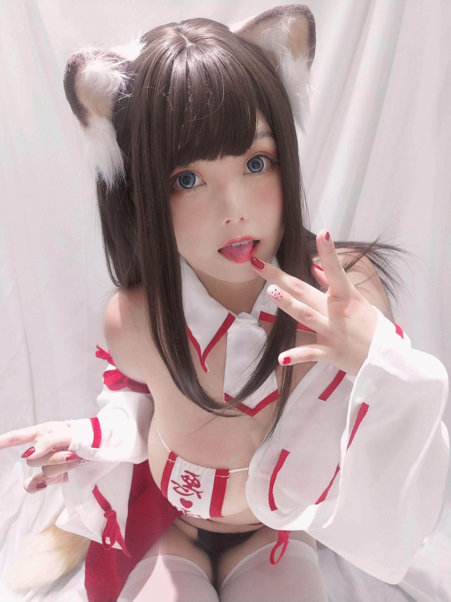 [Cosplay写真] 萌系小姐姐蜜汁猫裘 - 巫女小狐狸