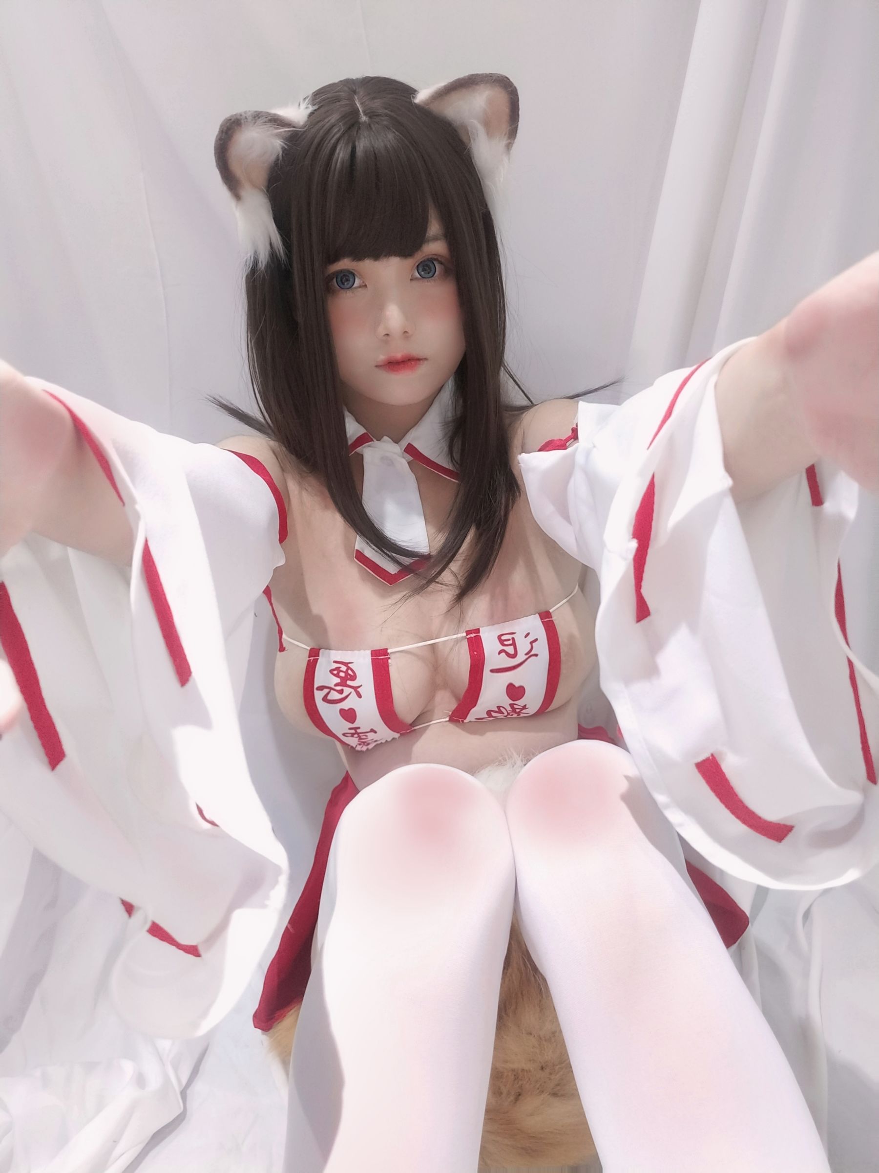 [Cosplay写真] 萌系小姐姐蜜汁猫裘 - 巫女小狐狸