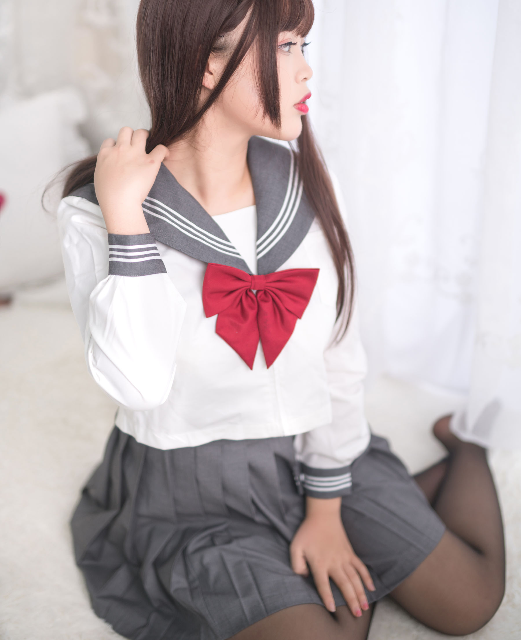 [Cosplay写真] 萌系小姐姐-白烨- - 黑丝制服少女