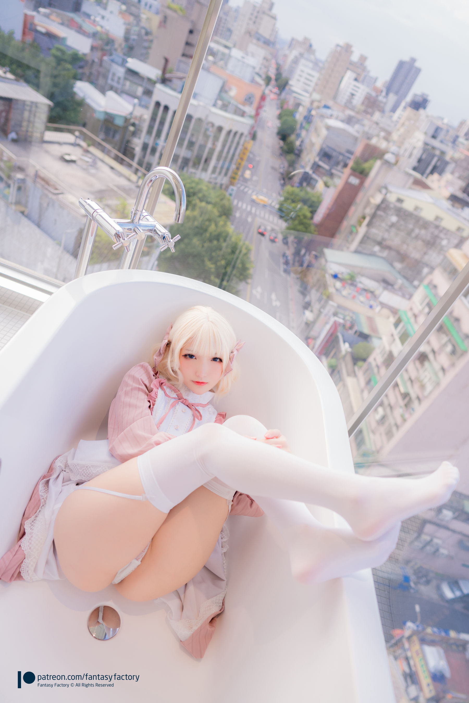 [Cosplay写真] 小丁 《Fantasy Factory》 - 2020.05 蕾丝 女仆 风衣