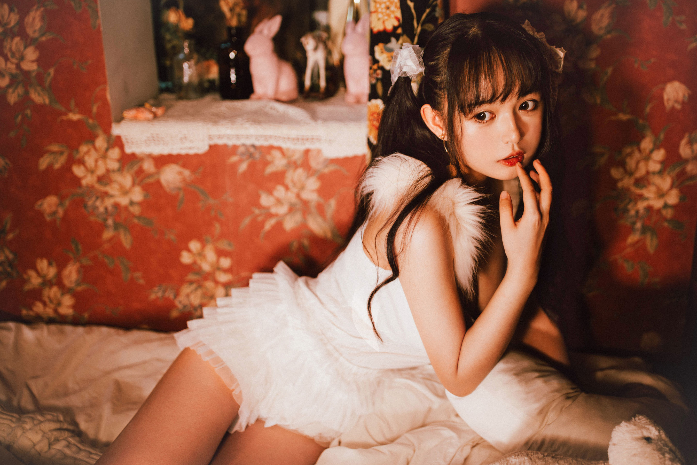 [Cosplay写真] 大眼萌妹黑猫猫OvO - 白色双马尾