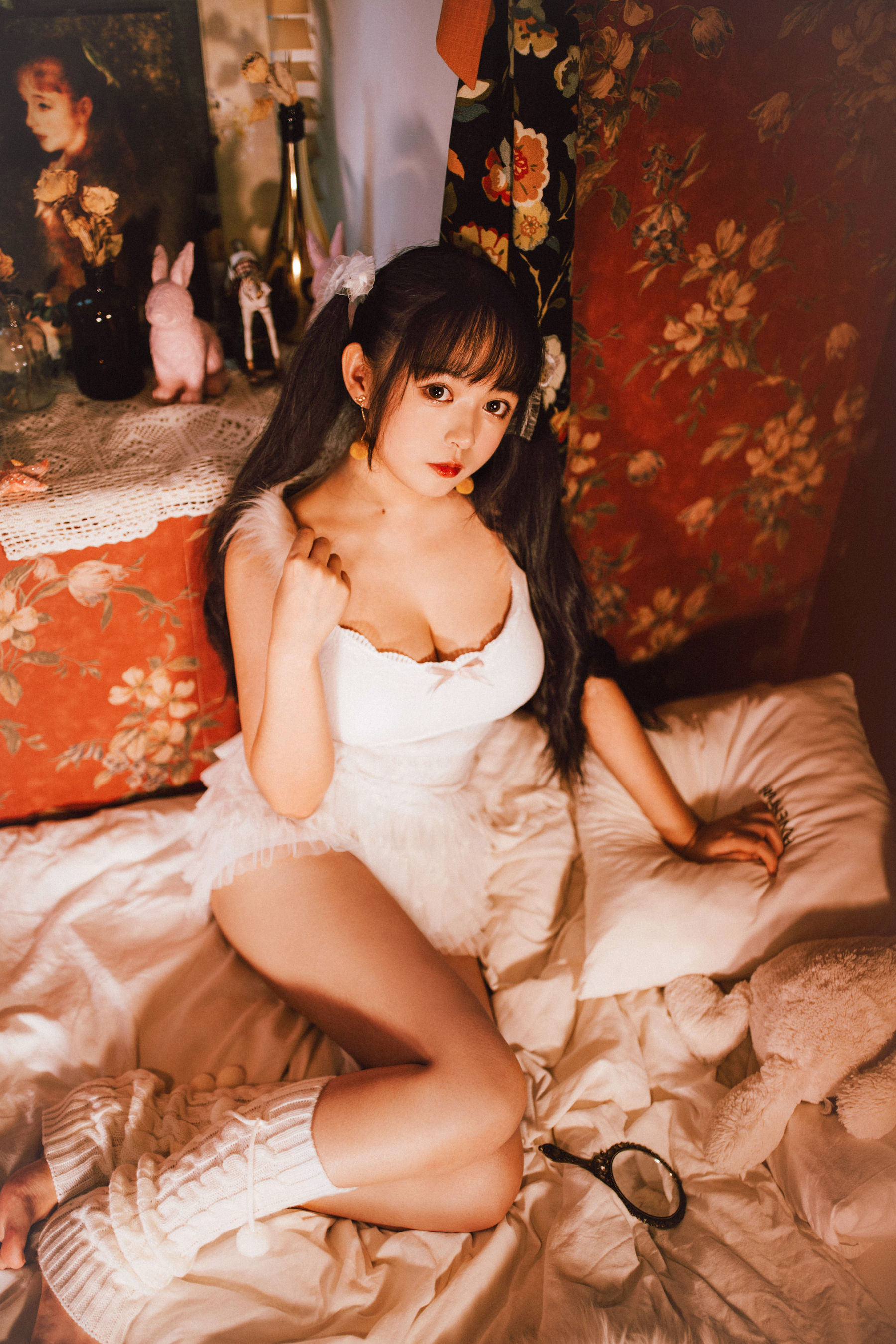 [Cosplay写真] 大眼萌妹黑猫猫OvO - 白色双马尾