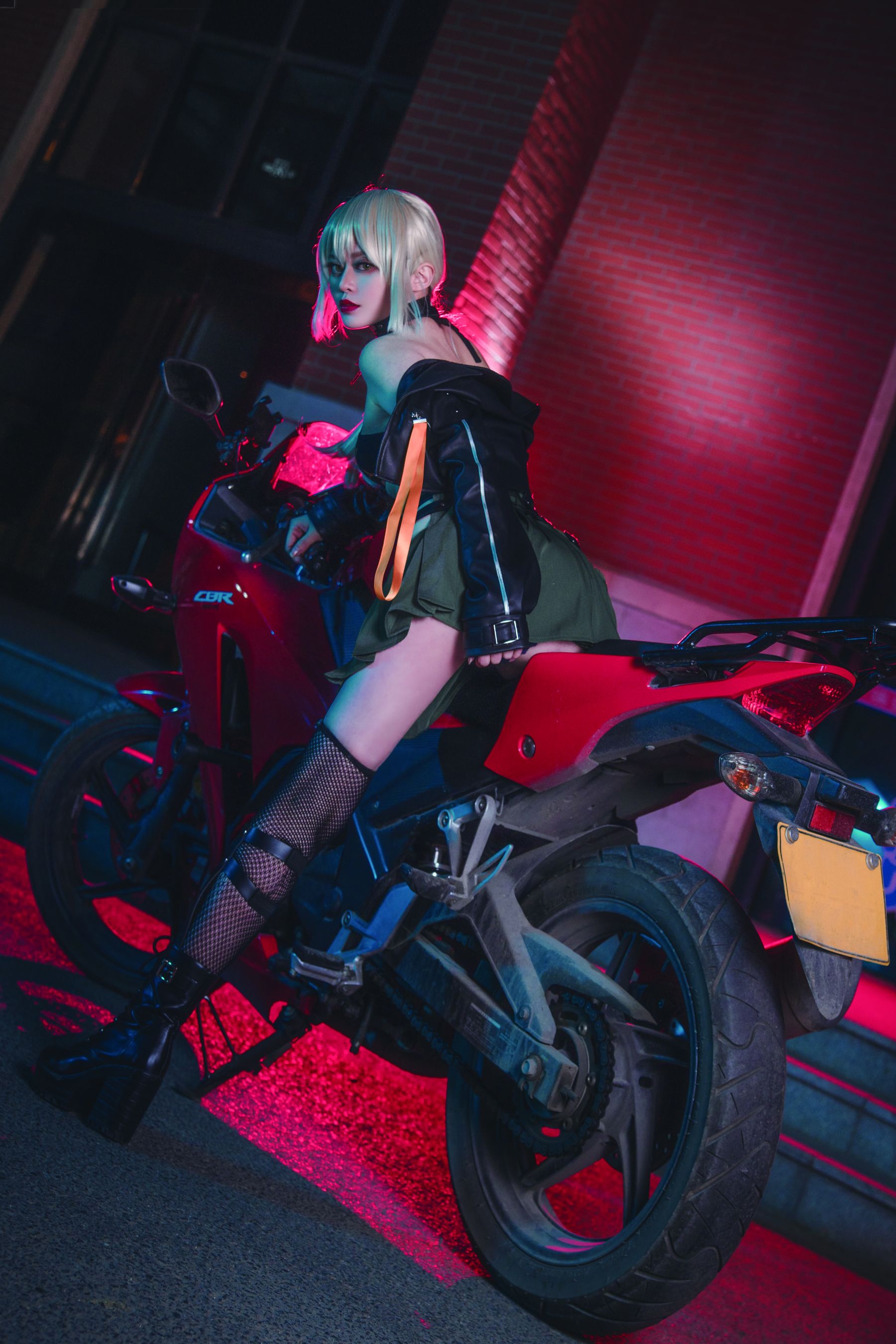[Cosplay写真] 动漫博主铁板烧鬼舞w - 中山码头黑贞黑呆双人