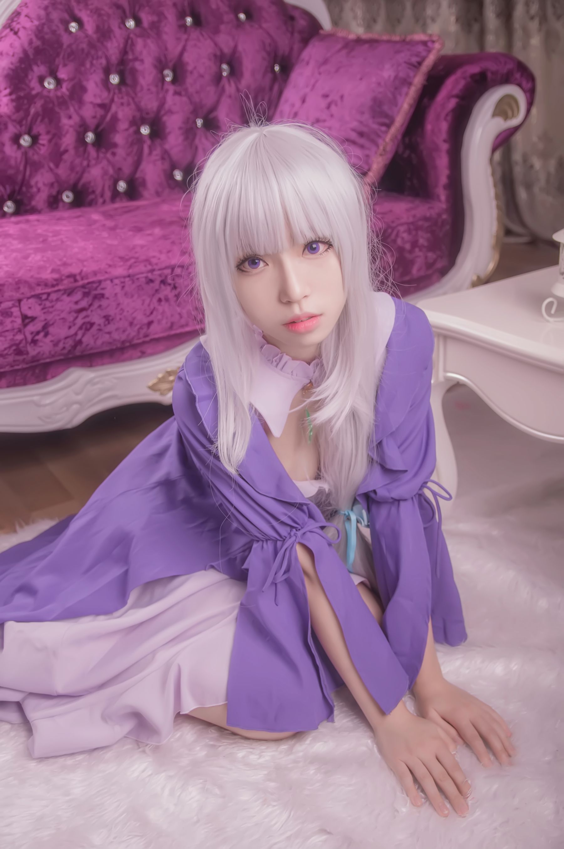 [Cosplay写真] 萌妹白易子教主 - RE从零开始的异世界生活 艾米莉娅