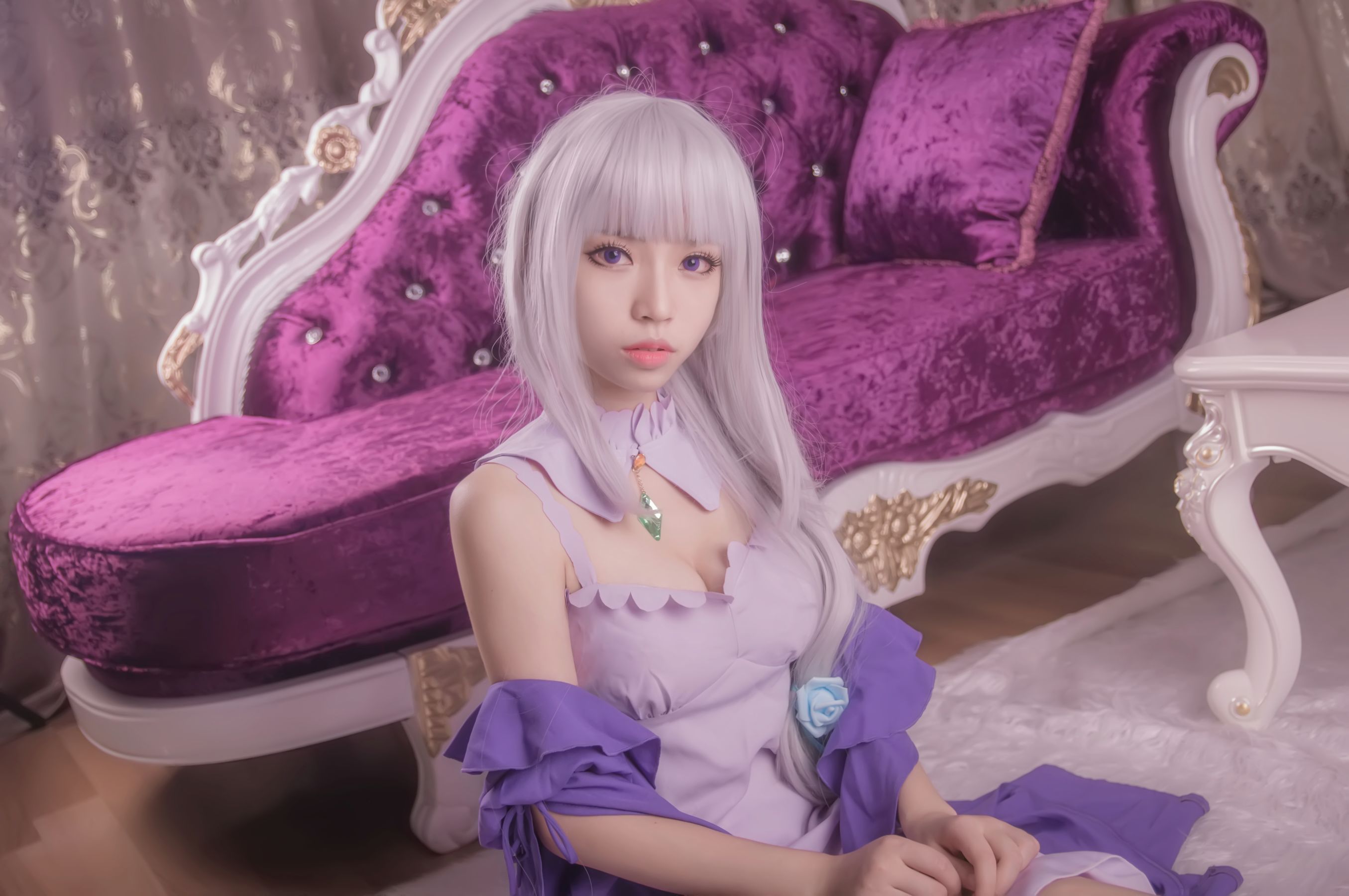 [Cosplay写真] 萌妹白易子教主 - RE从零开始的异世界生活 艾米莉娅