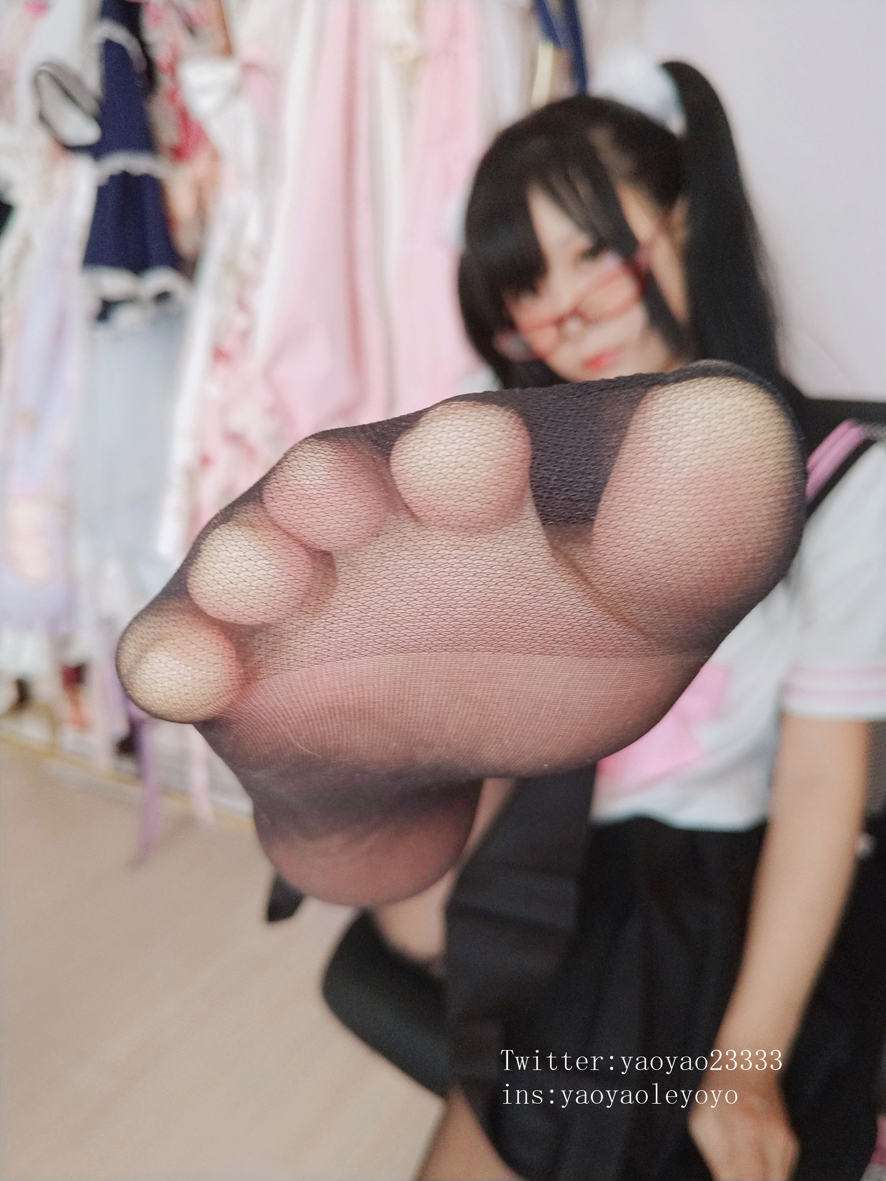 [Cosplay写真] 萌妹子Coser摇摇乐yoyo - 黑丝小恶魔