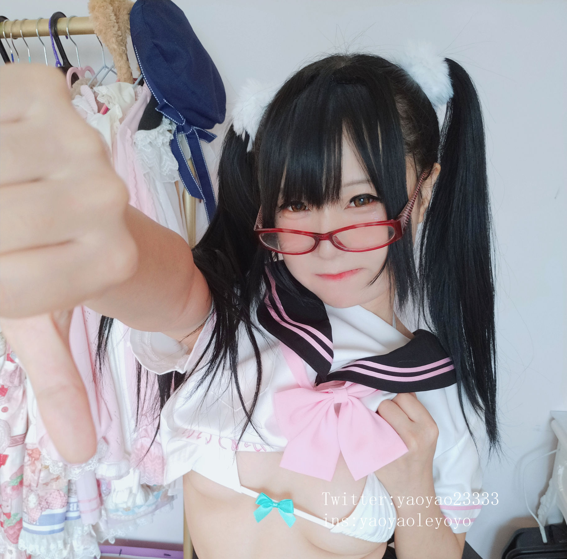 [Cosplay写真] 萌妹子Coser摇摇乐yoyo - 黑丝小恶魔
