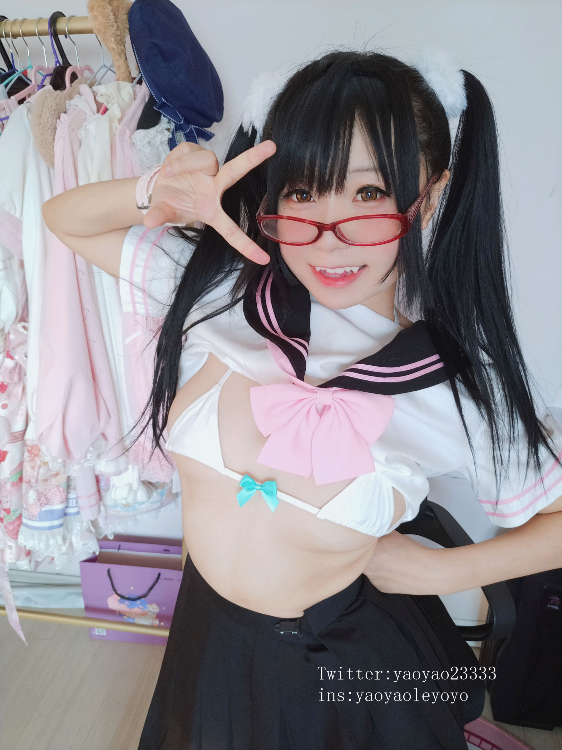 [Cosplay写真] 萌妹子Coser摇摇乐yoyo - 黑丝小恶魔