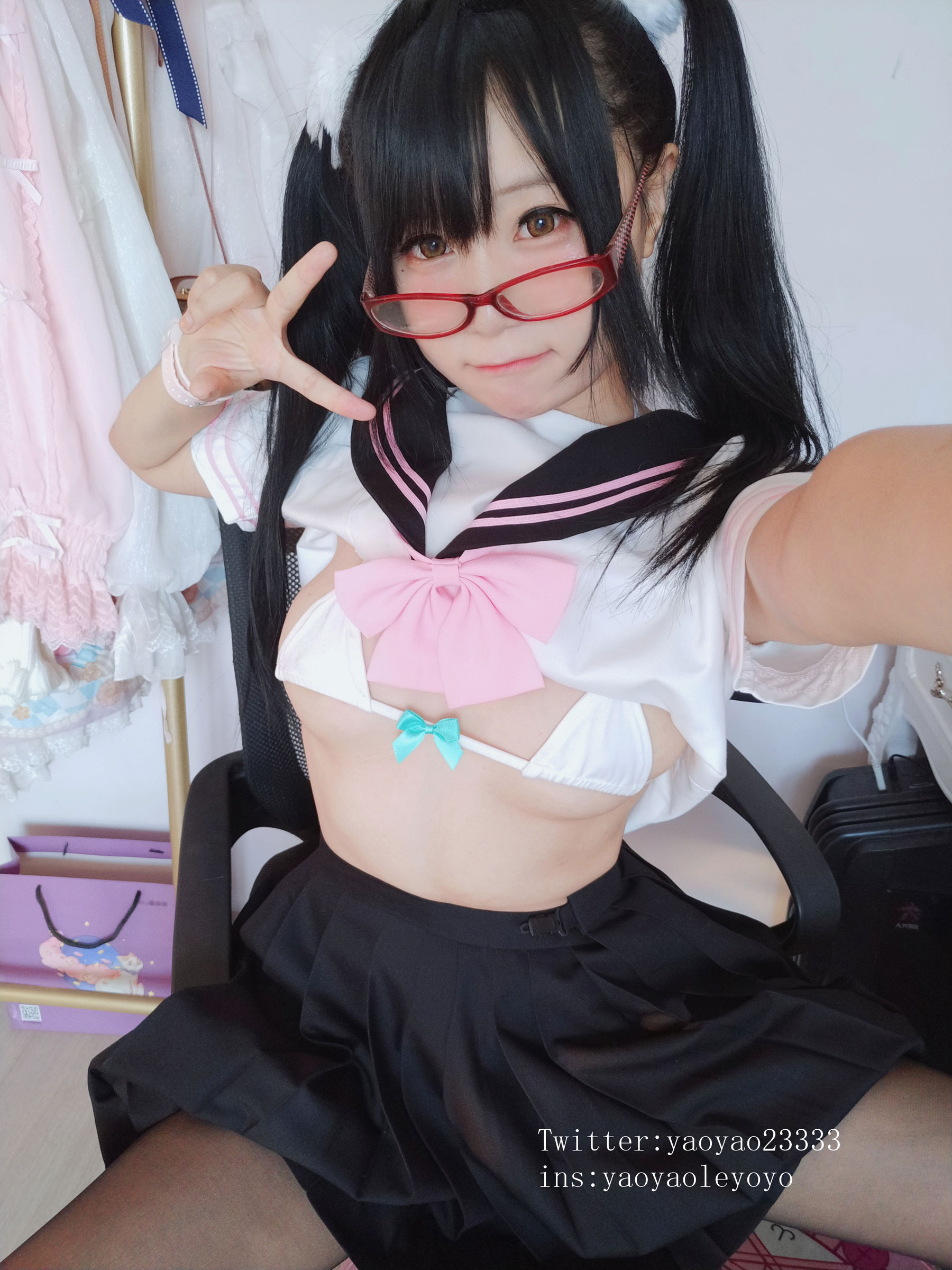 [Cosplay写真] 萌妹子Coser摇摇乐yoyo - 黑丝小恶魔