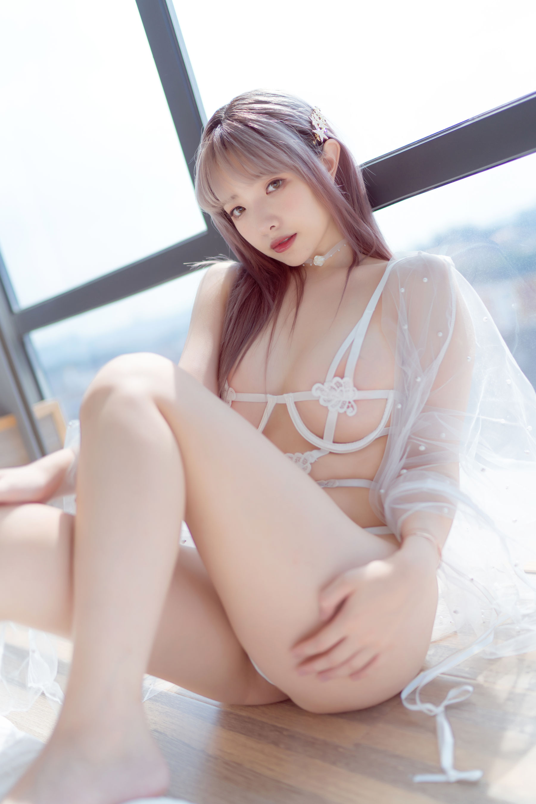 [Cosplay写真] 动漫博主雯妹 - 白色镂空