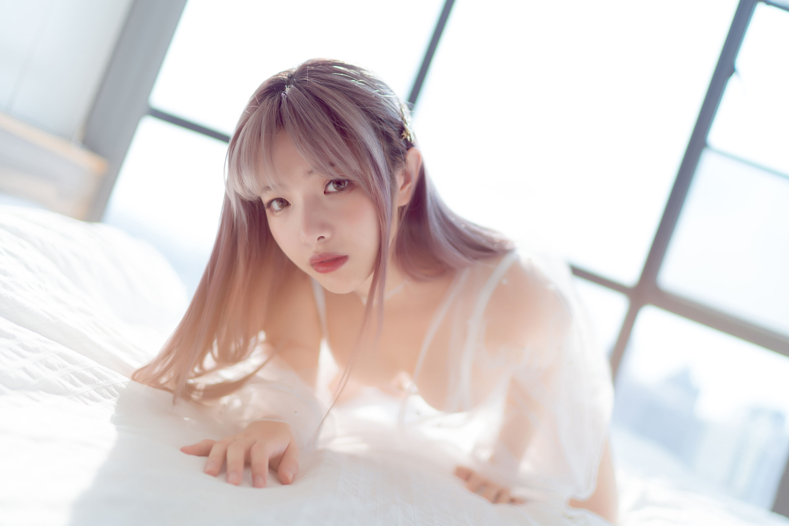 [Cosplay写真] 动漫博主雯妹 - 白色镂空