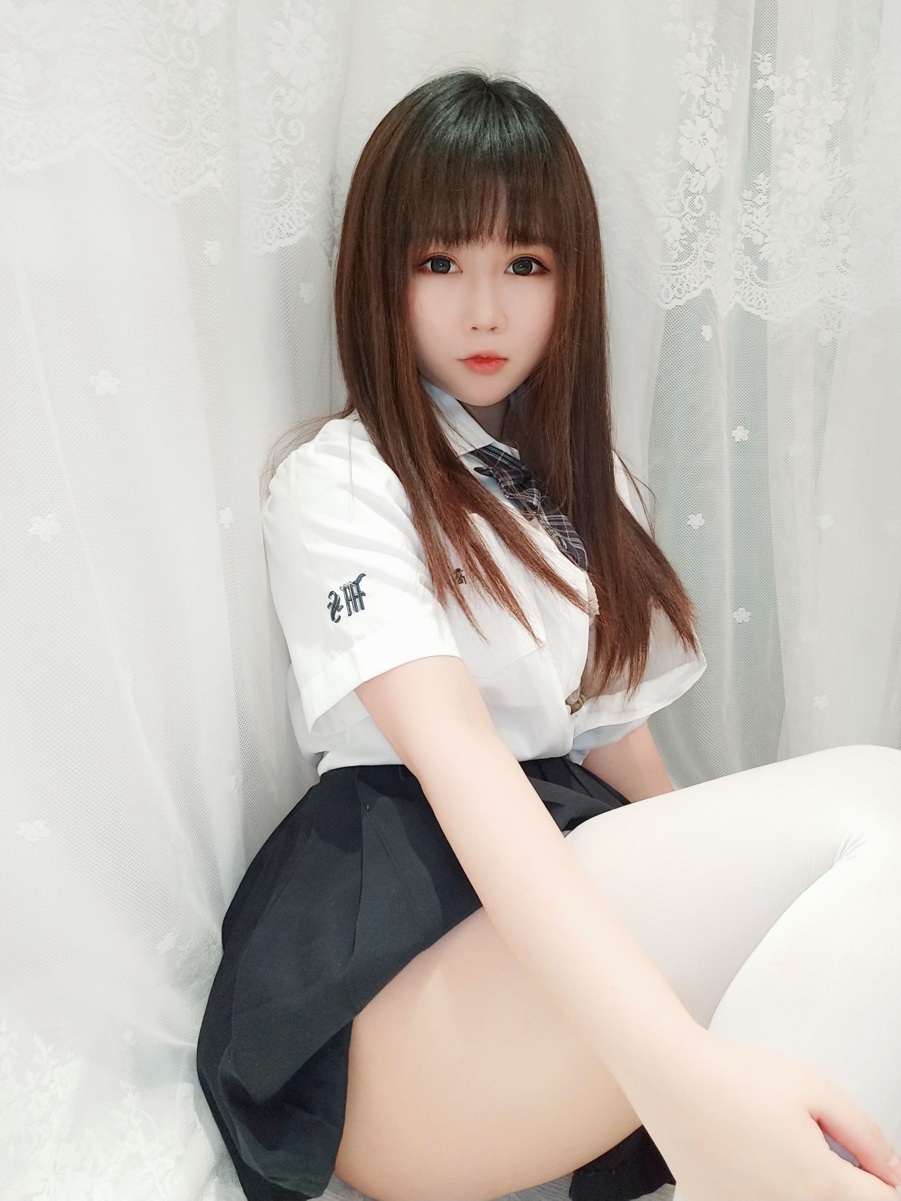 [Cosplay写真] 蜜桃少女是依酱呀 - 裙底的秘密