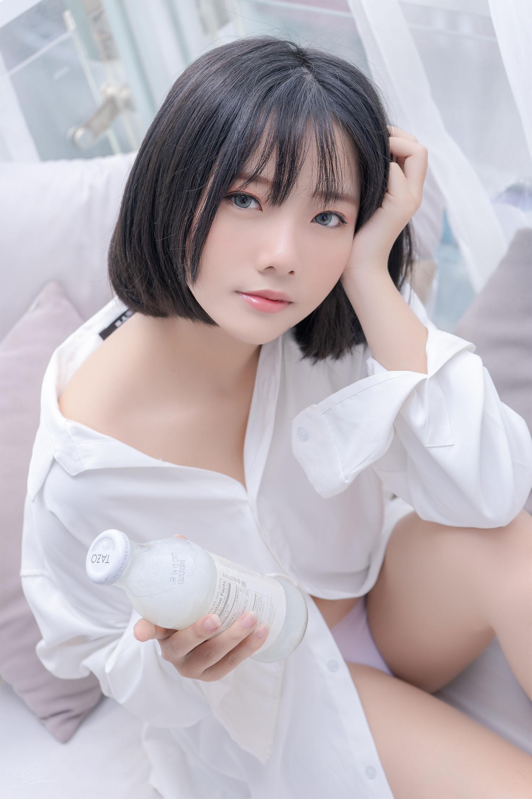 [Messie Huang]写真 - Boyfriend\'s shirt