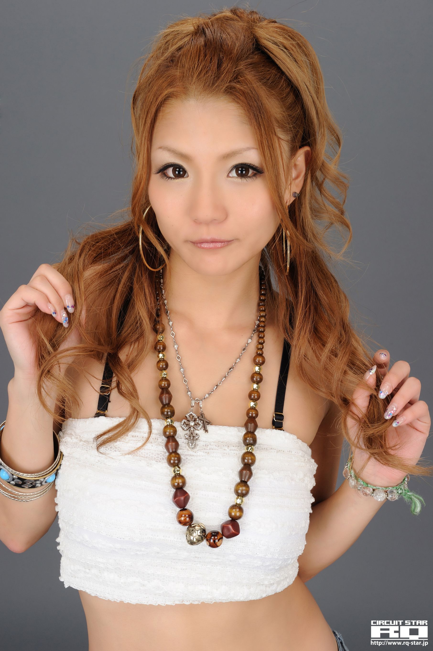 [RQ-STAR] NO.00411 Hina Sato 佐藤陽南 Race Queen 写真集