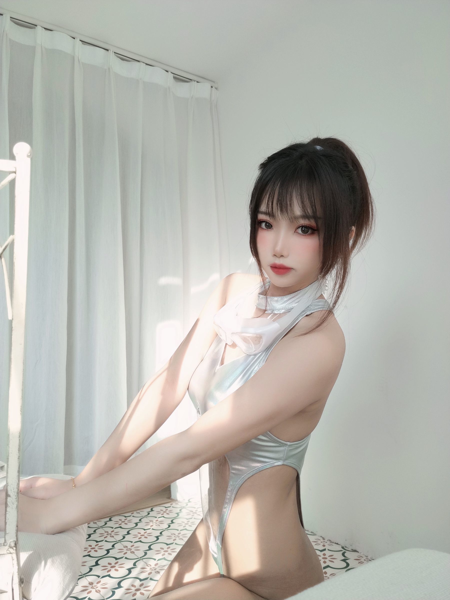 [网红COSER] 白嫩美少女鬼畜瑶 - 镭射竞泳