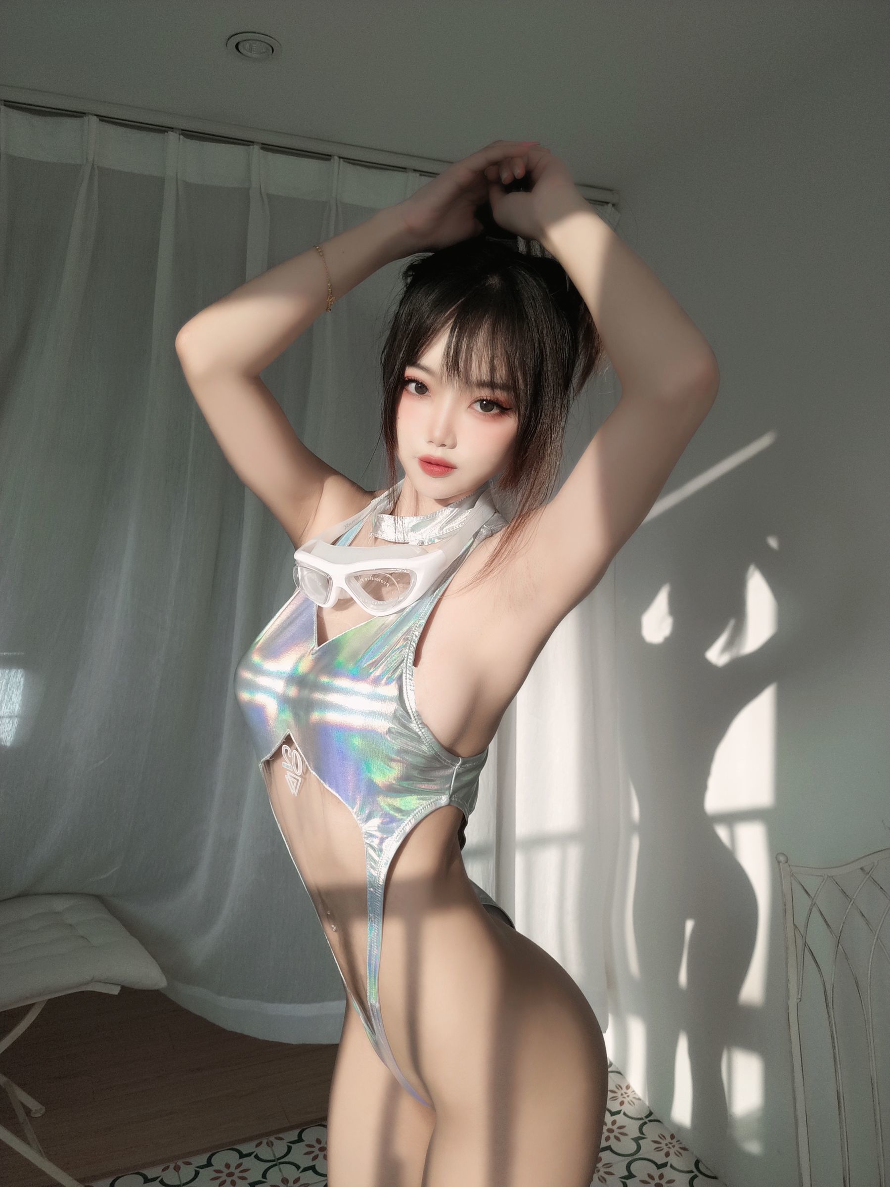 [网红COSER] 白嫩美少女鬼畜瑶 - 镭射竞泳