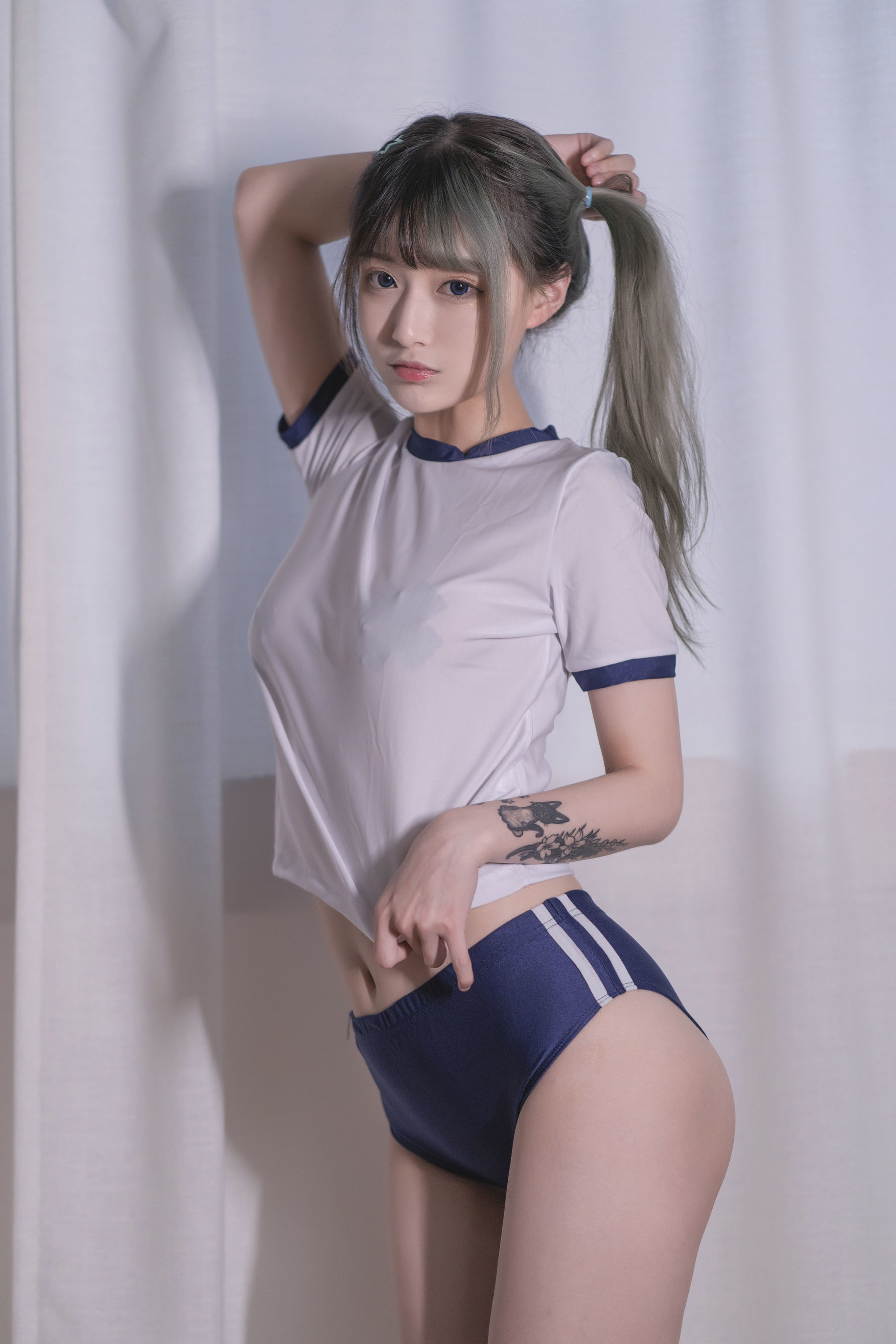 [网红COSER] 动漫博主铁板烧鬼舞w - 体操服