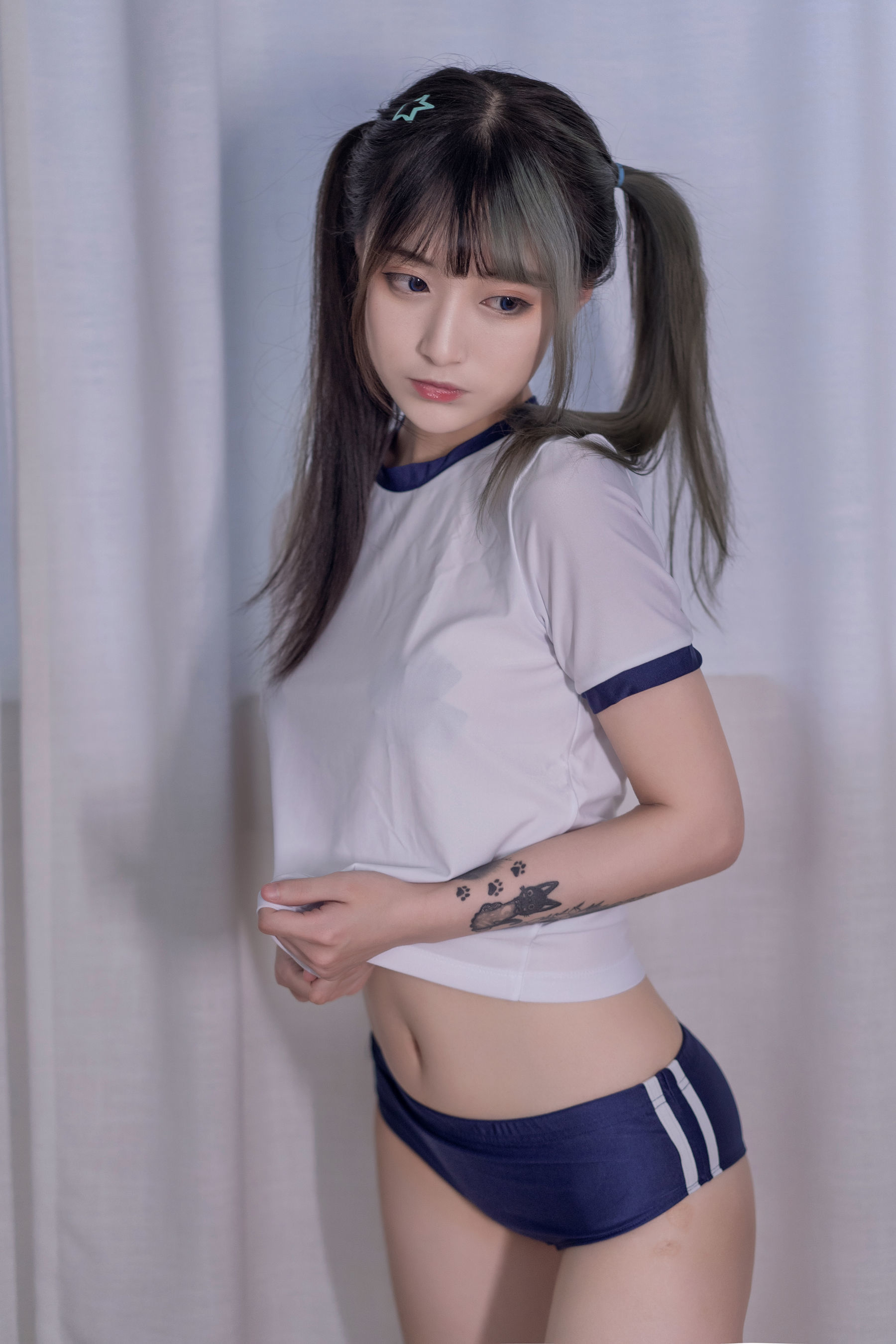 [网红COSER] 动漫博主铁板烧鬼舞w - 体操服