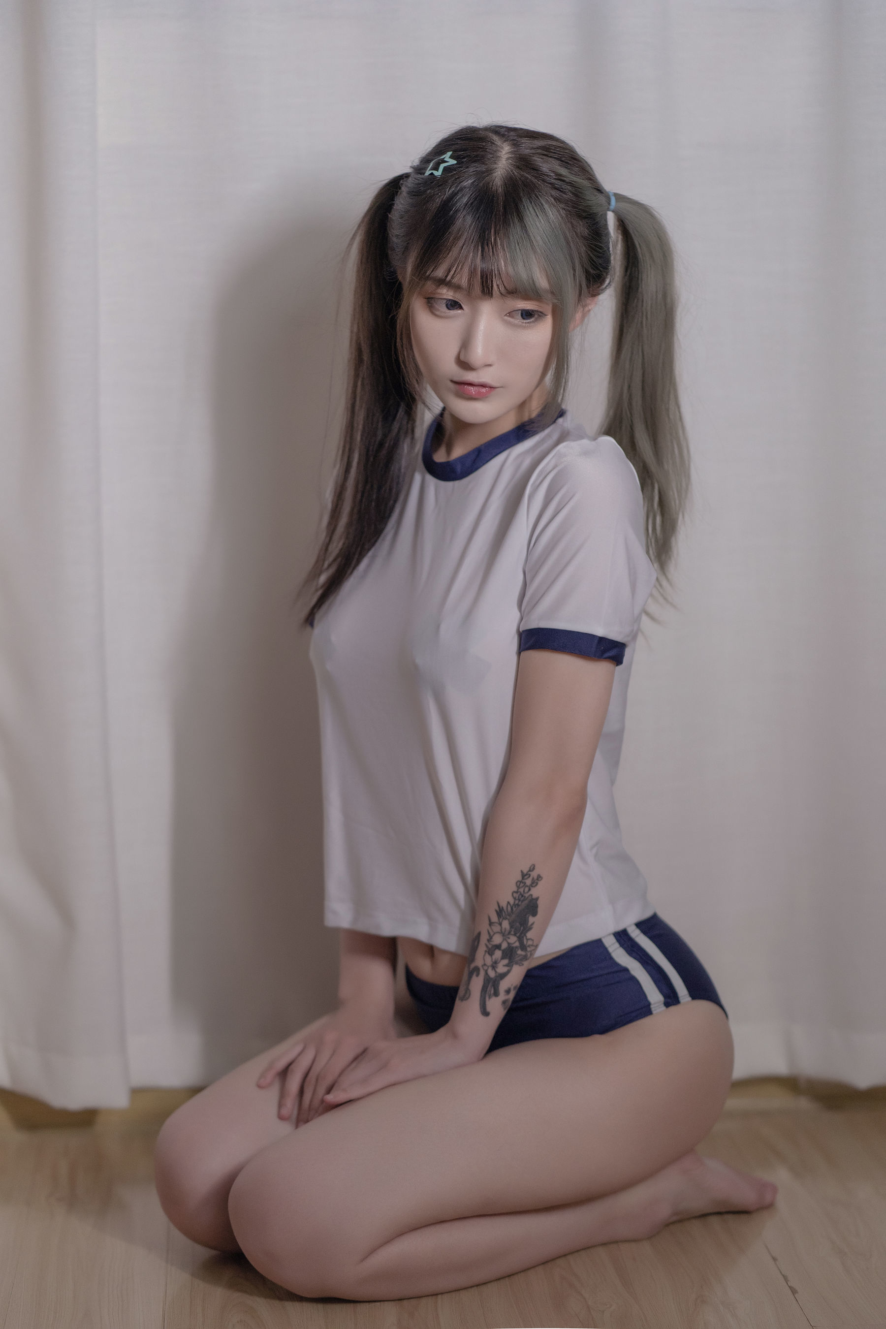 [网红COSER] 动漫博主铁板烧鬼舞w - 体操服